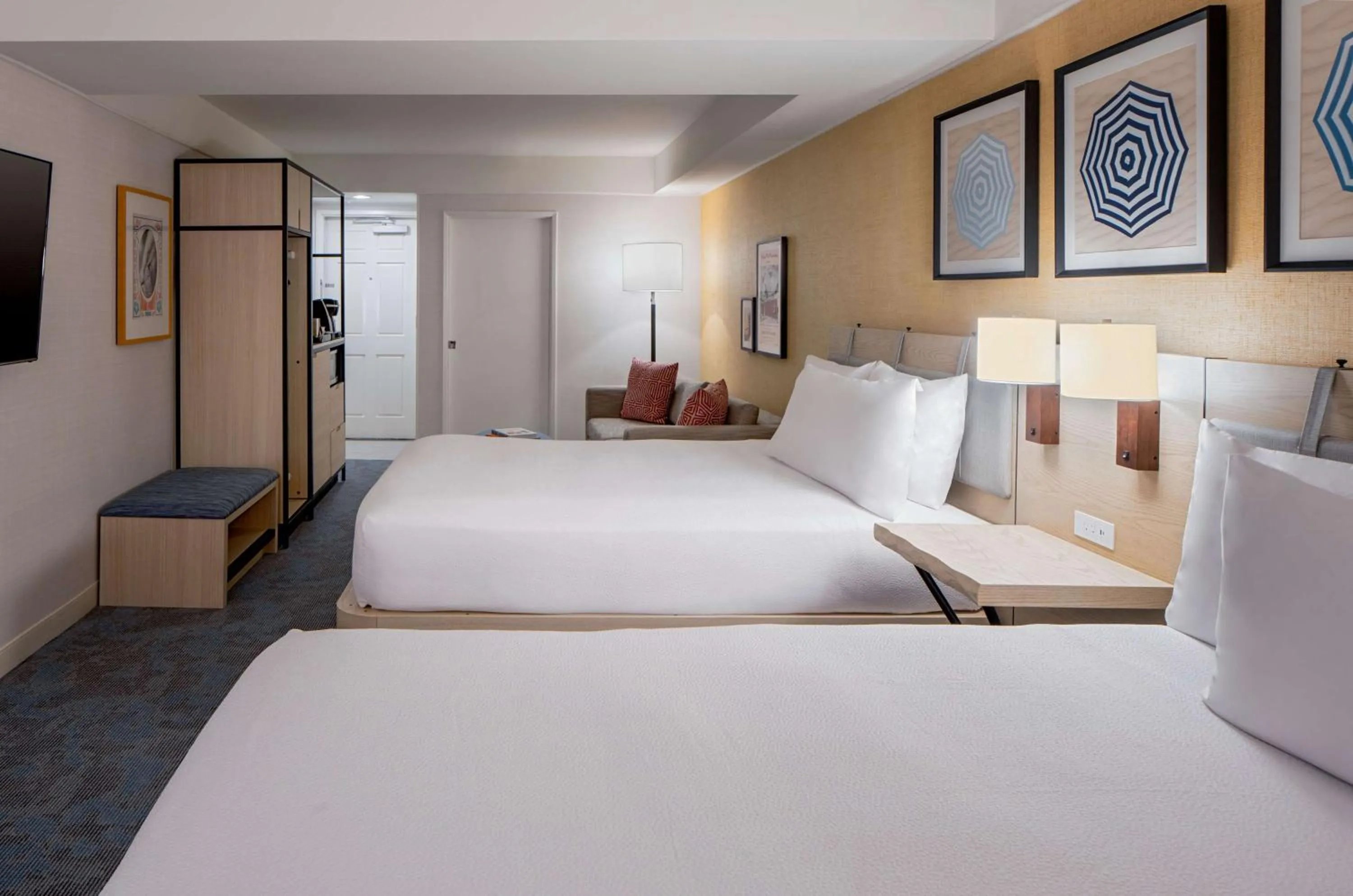 Bed in DoubleTree Suites by Hilton Doheny Beach