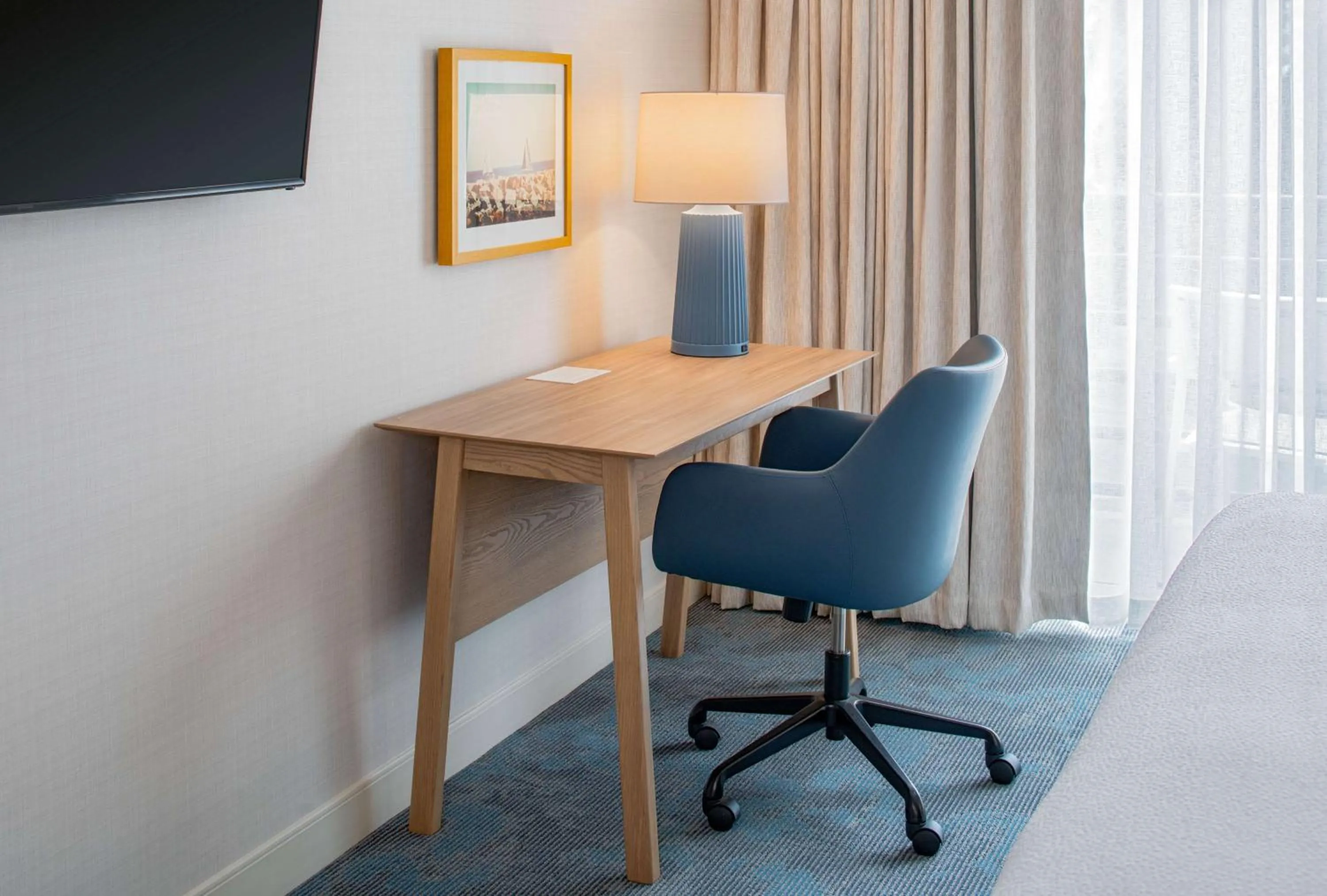Bedroom in DoubleTree Suites by Hilton Doheny Beach