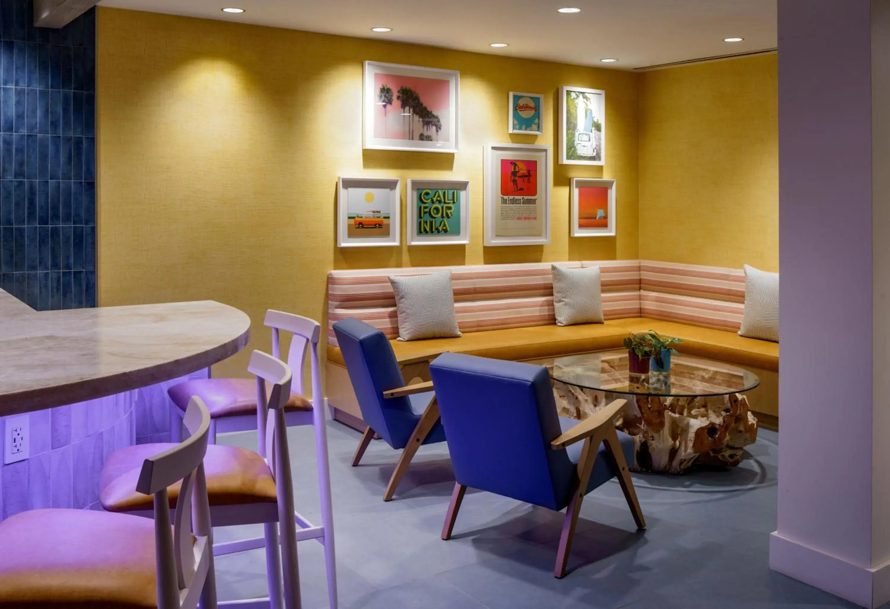 Lounge or bar in Hilton Garden Inn Dana Point Doheny Beach Lounge or bar in Hilton Garden Inn Dana Point Doheny Beach