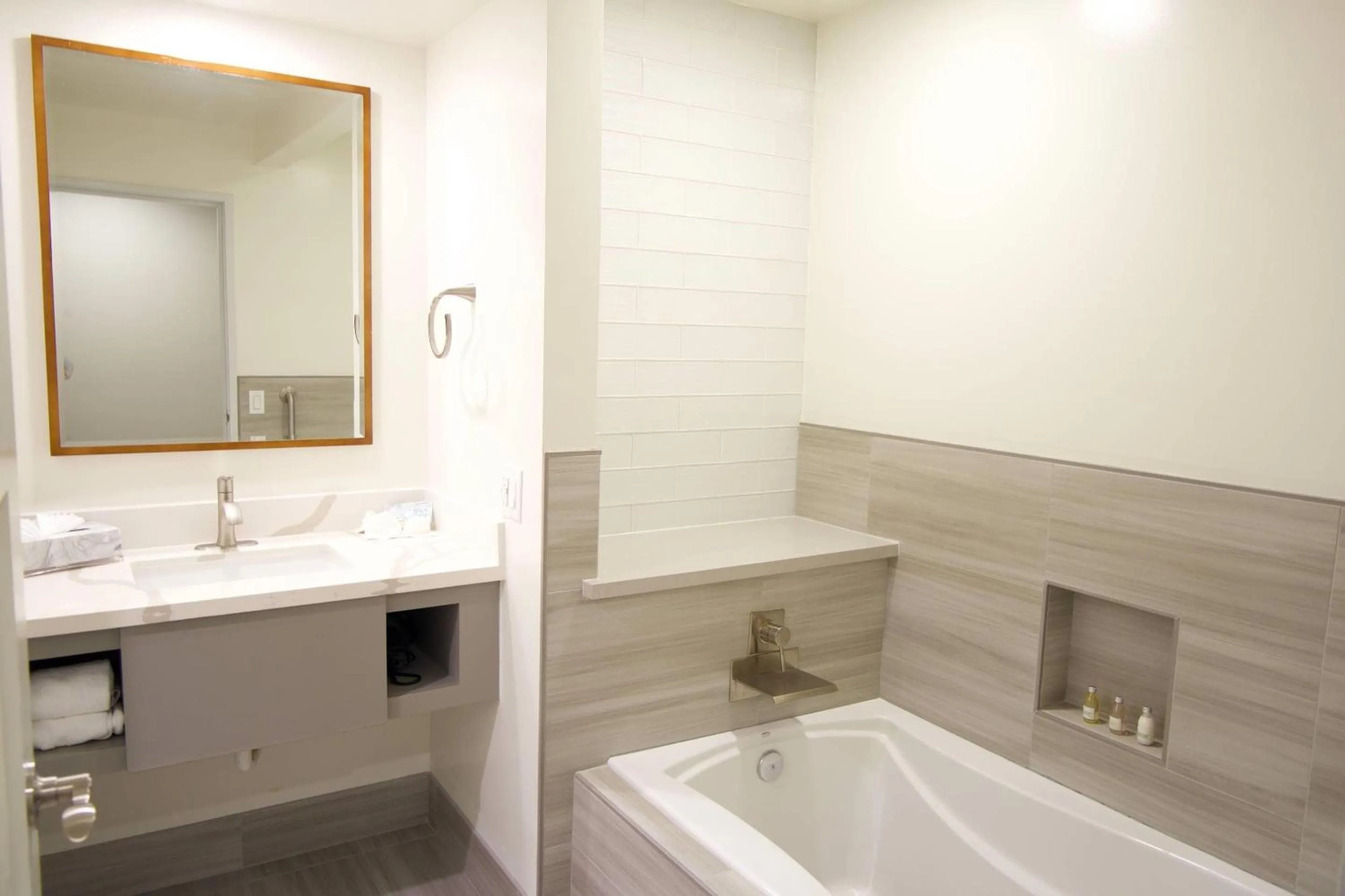 Bedroom in The Volare, an Ascend Collection Hotel