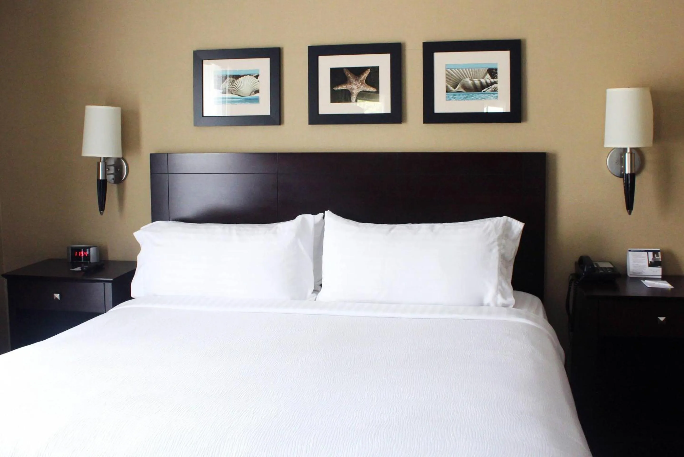 Bedroom, Bed in The Volare, an Ascend Collection Hotel