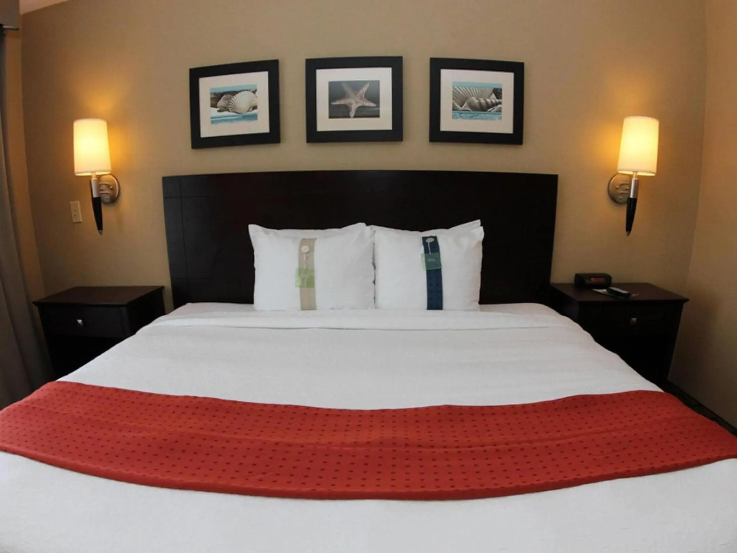 Bedroom, Bed in The Volare, an Ascend Collection Hotel Bedroom, Bed in The Volare, an Ascend Collection Hotel