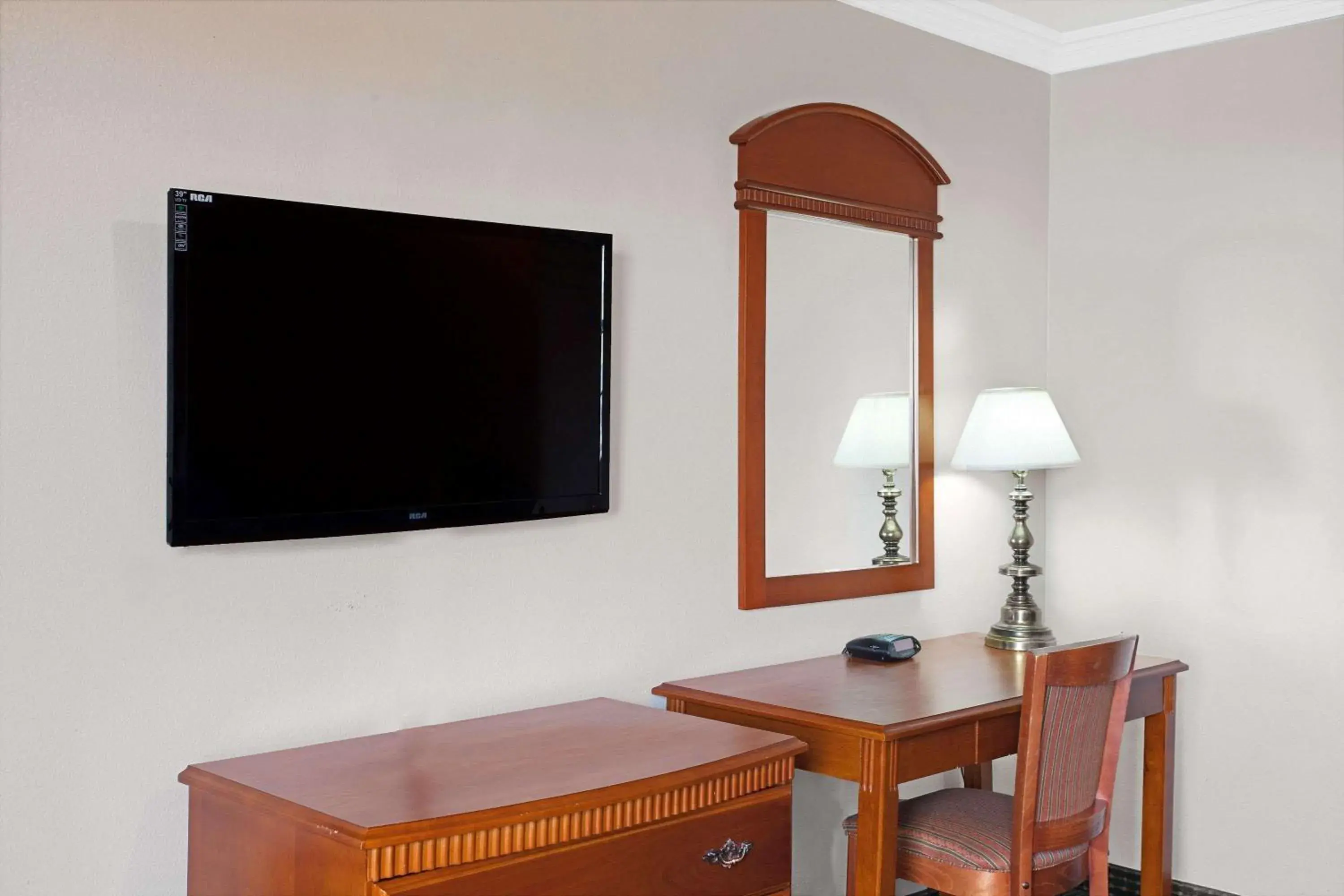 Photo of the whole room in Super 8 by Wyndham Hollywood/LA Area Photo of the whole room in Super 8 by Wyndham Hollywood/LA Area