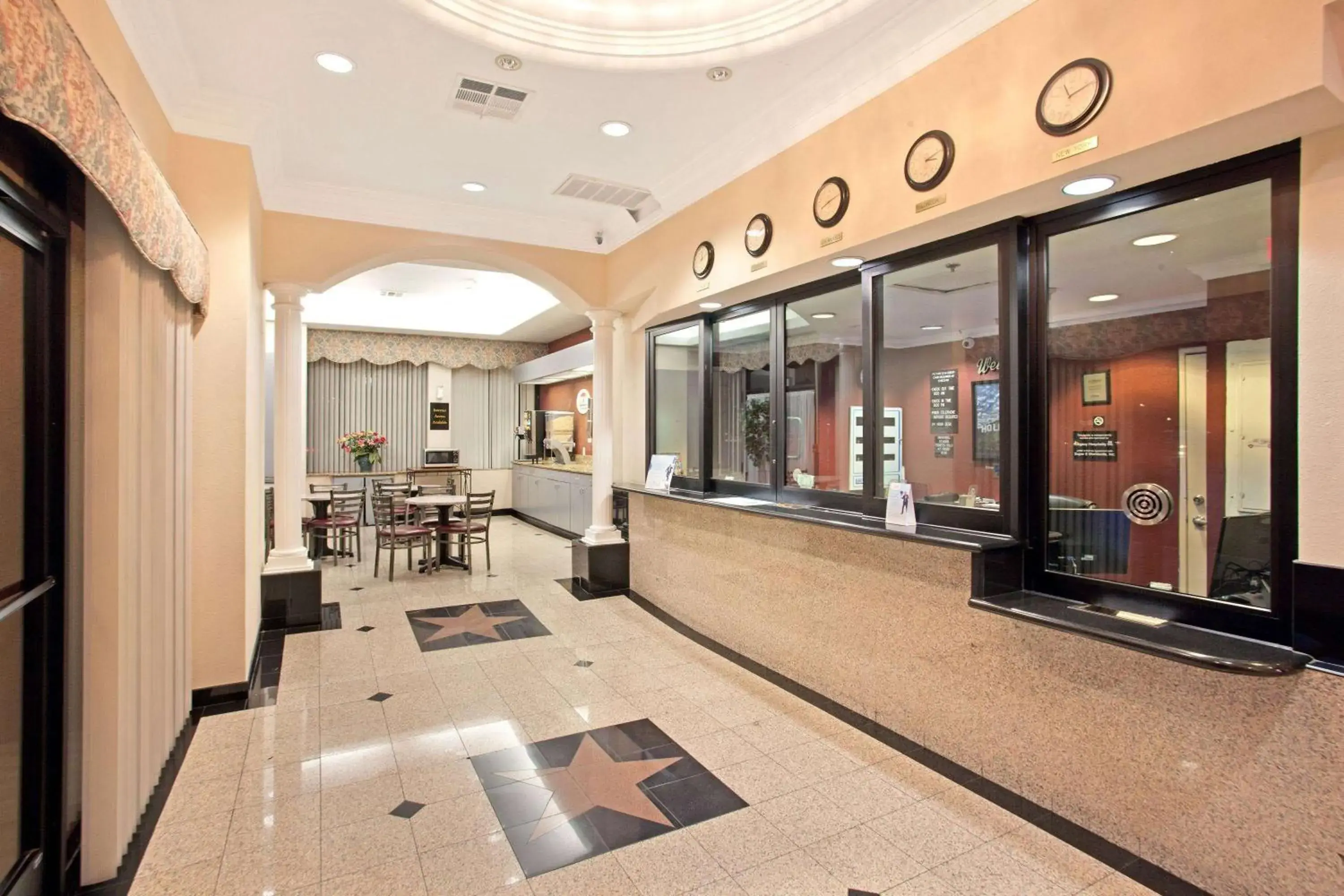 Lobby or reception in Super 8 by Wyndham Hollywood/LA Area Lobby or reception in Super 8 by Wyndham Hollywood/LA Area