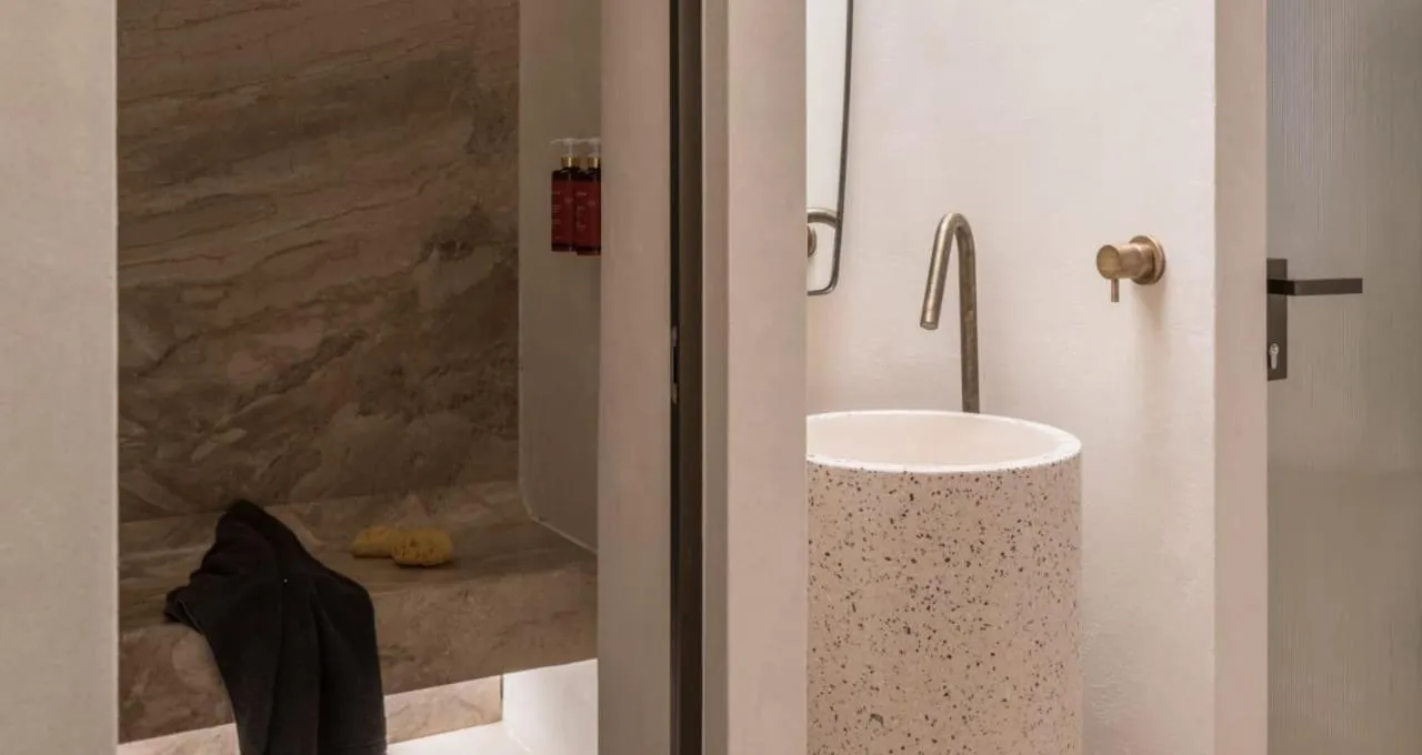 Bathroom in Hotel Senia