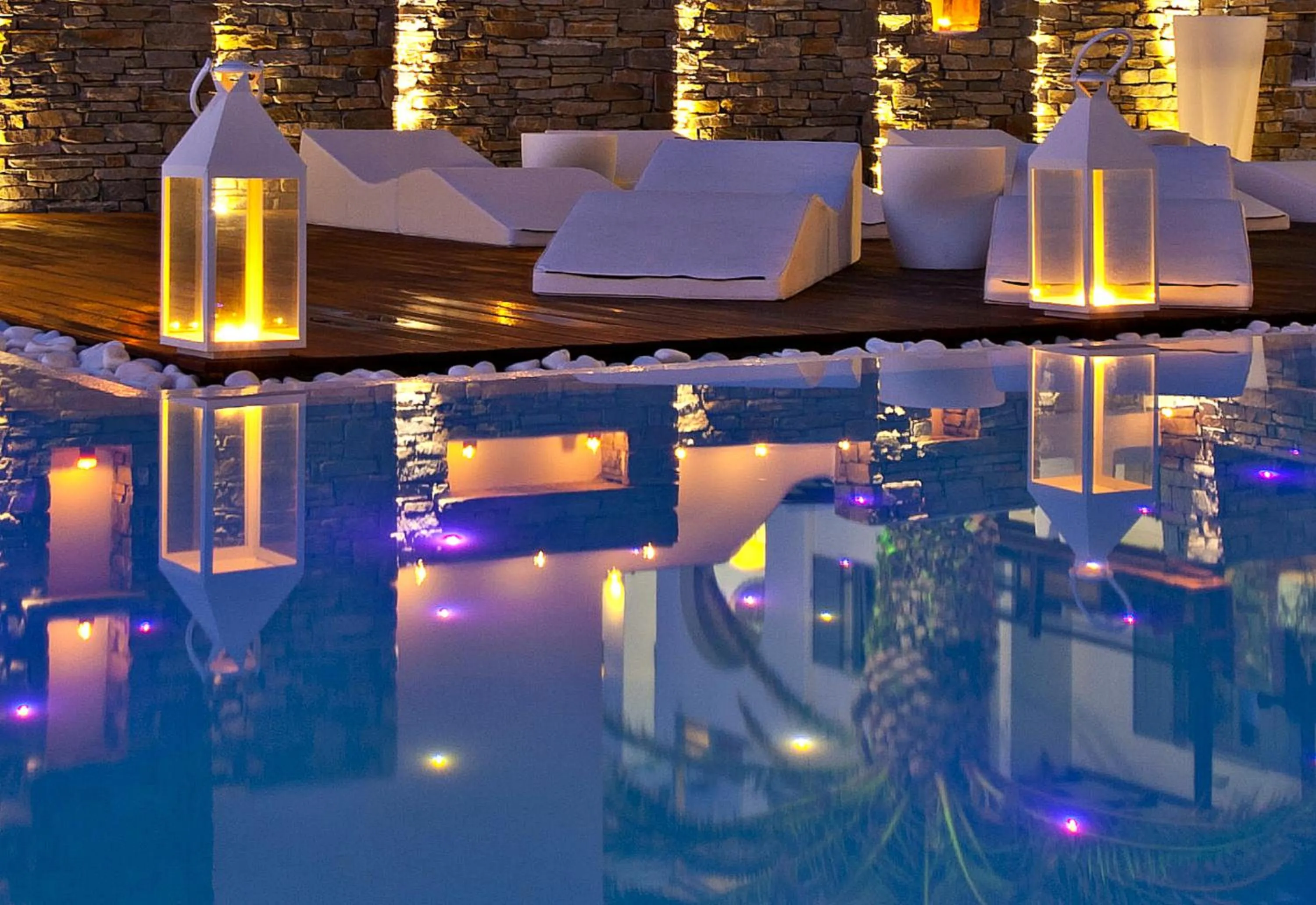 Swimming pool in Hotel Senia