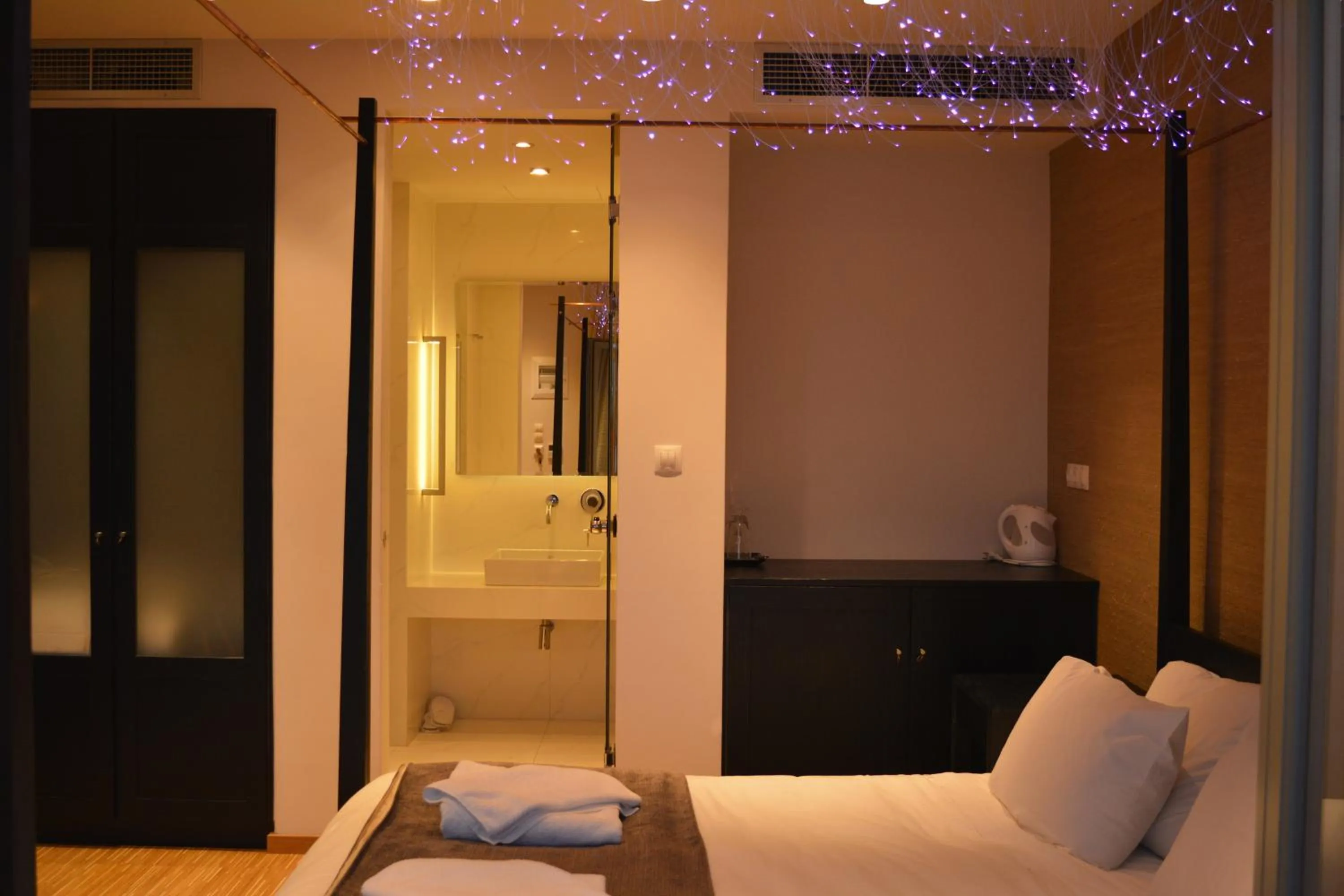 Decorative detail, Bed in Hotel Senia