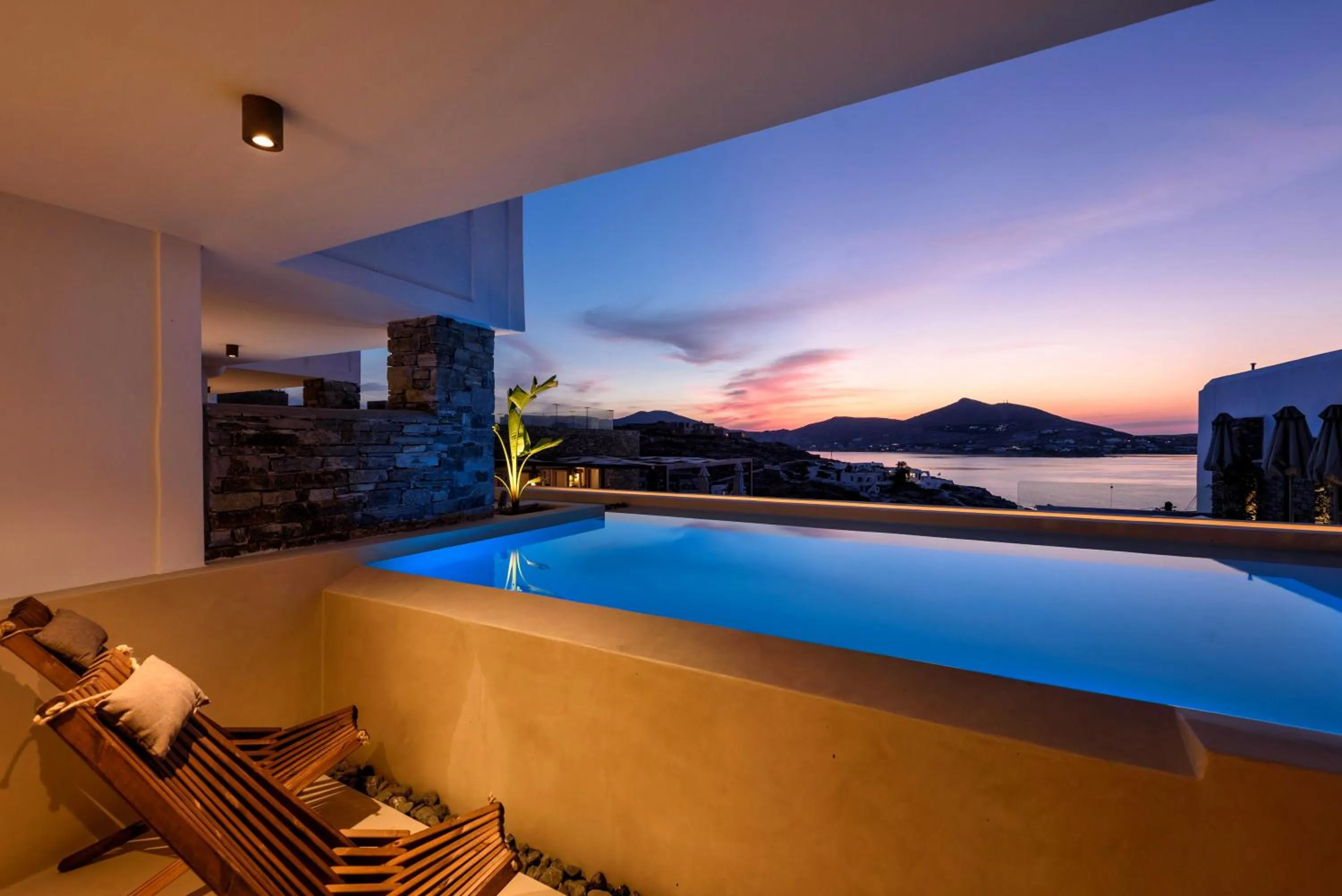 Pool view in Hotel Senia