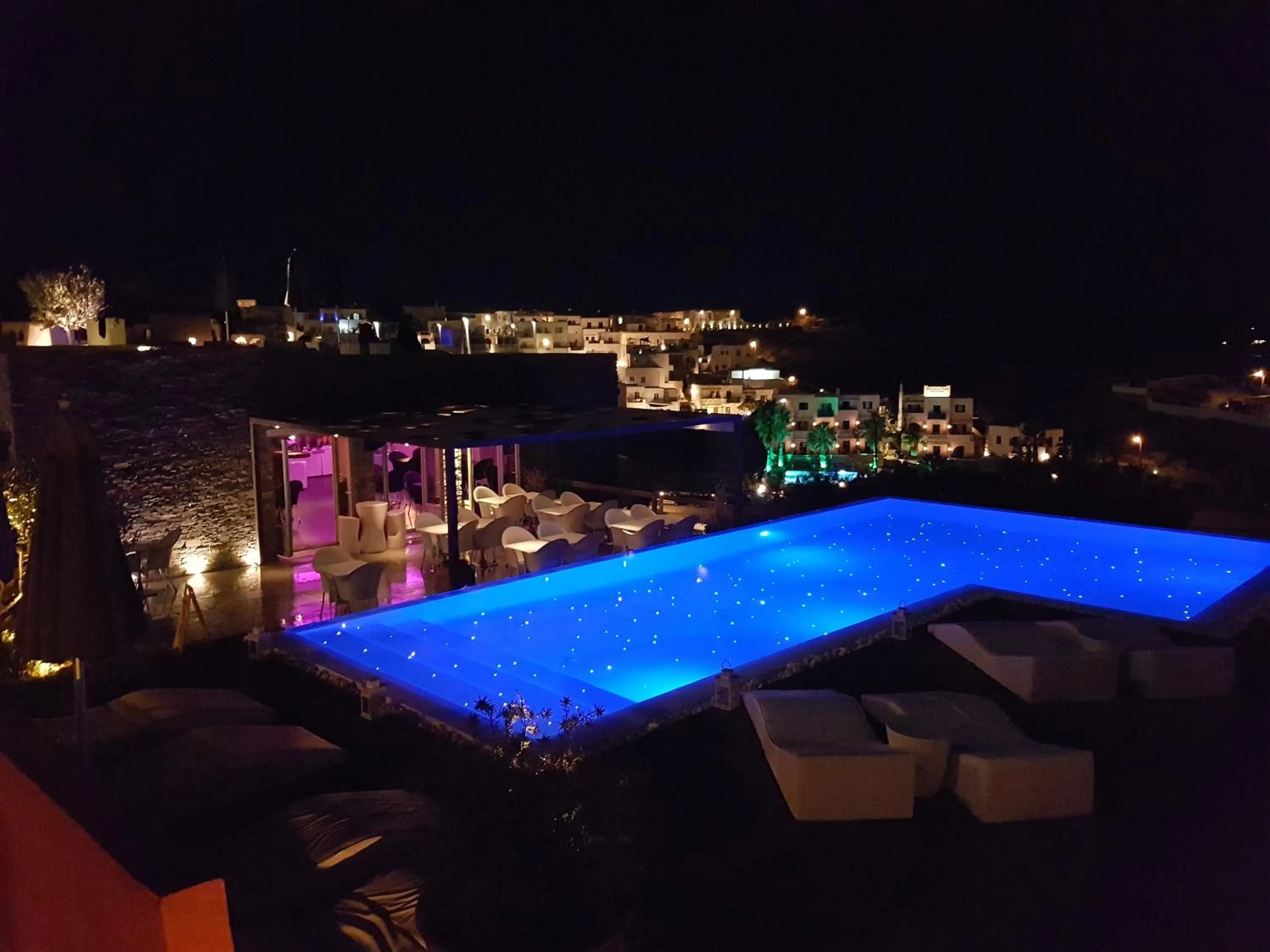 Swimming pool in Hotel Senia