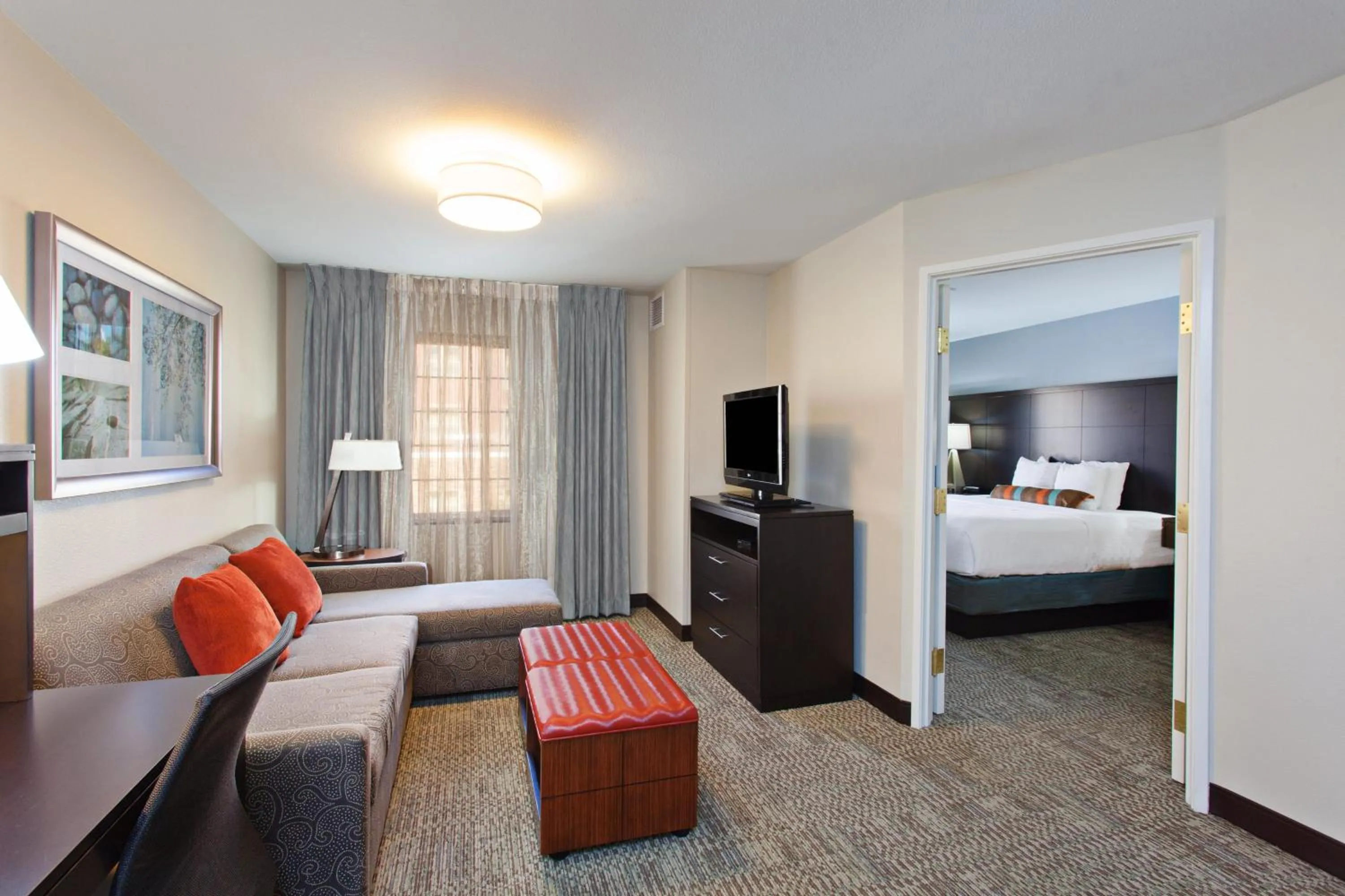 Photo of the whole room, Bed in Staybridge Suites Fairfield Napa Valley Area by IHG
