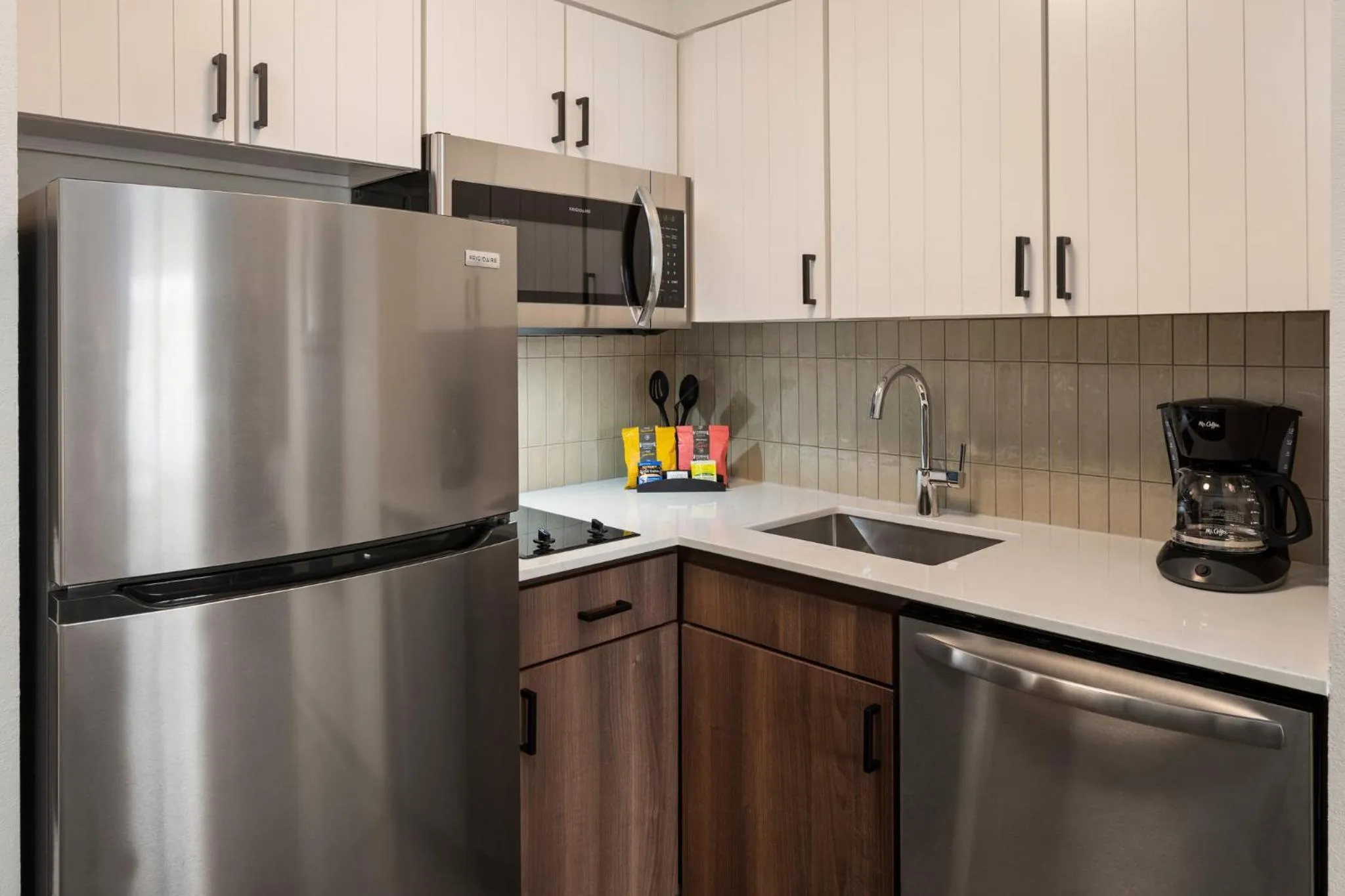 Photo of the whole room in Staybridge Suites Minneapolis-Bloomington by IHG