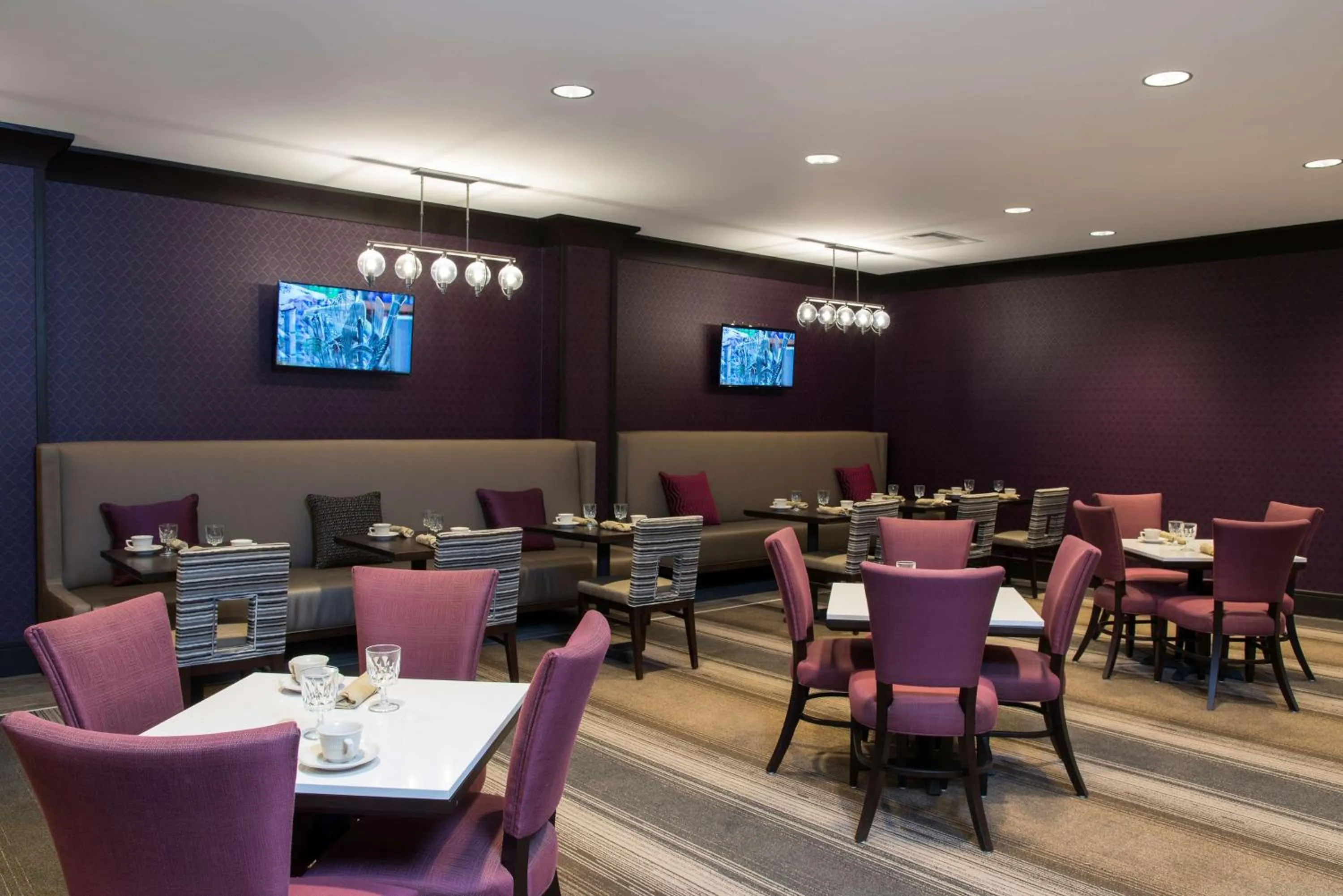 Restaurant/places to eat in DoubleTree by Hilton Schenectady