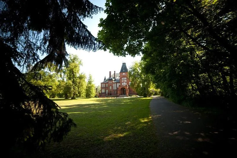 Pałac w Kobylnikach