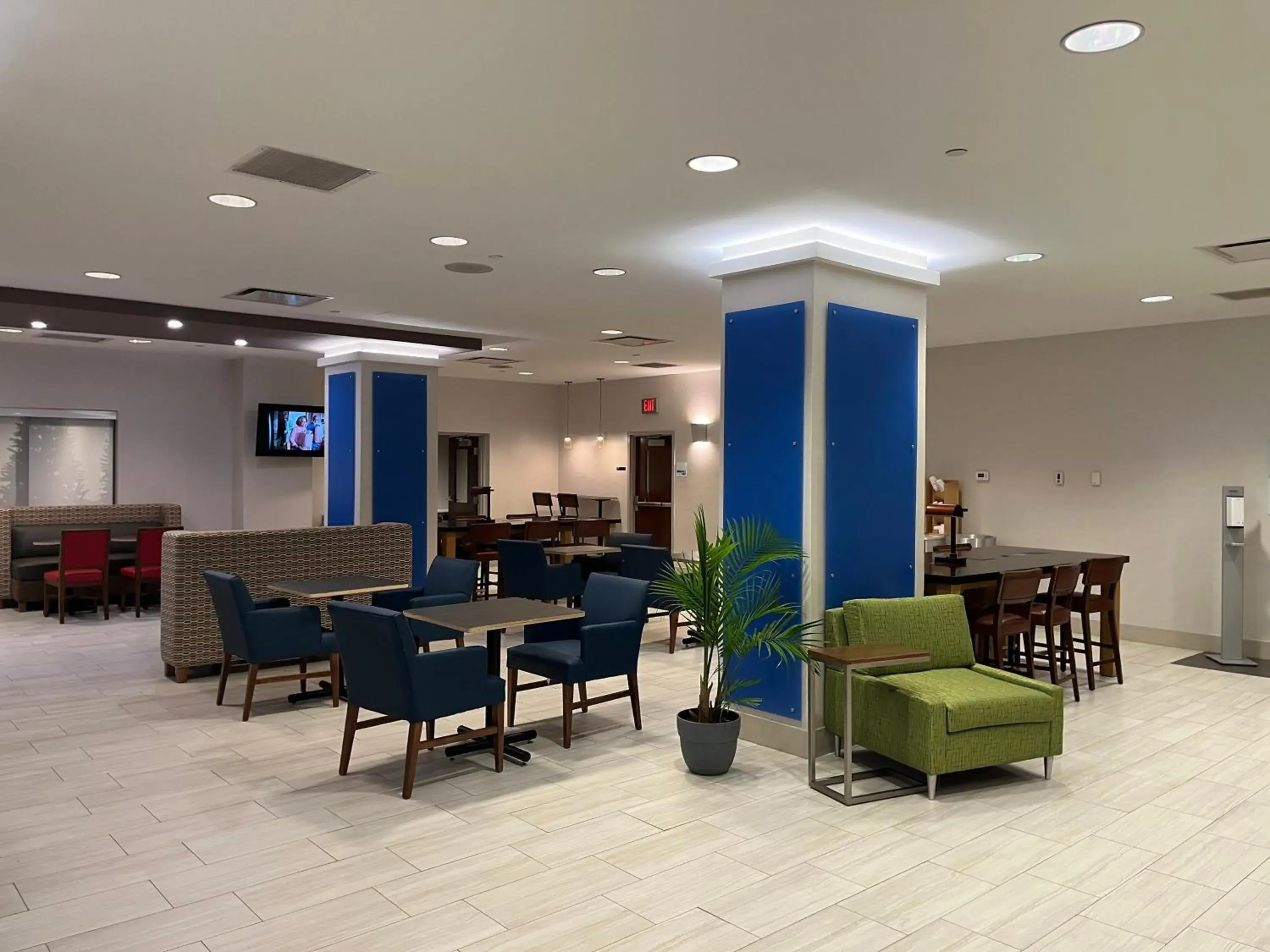 Property building in Holiday Inn Express & Suites Williamsport by IHG Property building in Holiday Inn Express & Suites Williamsport by IHG