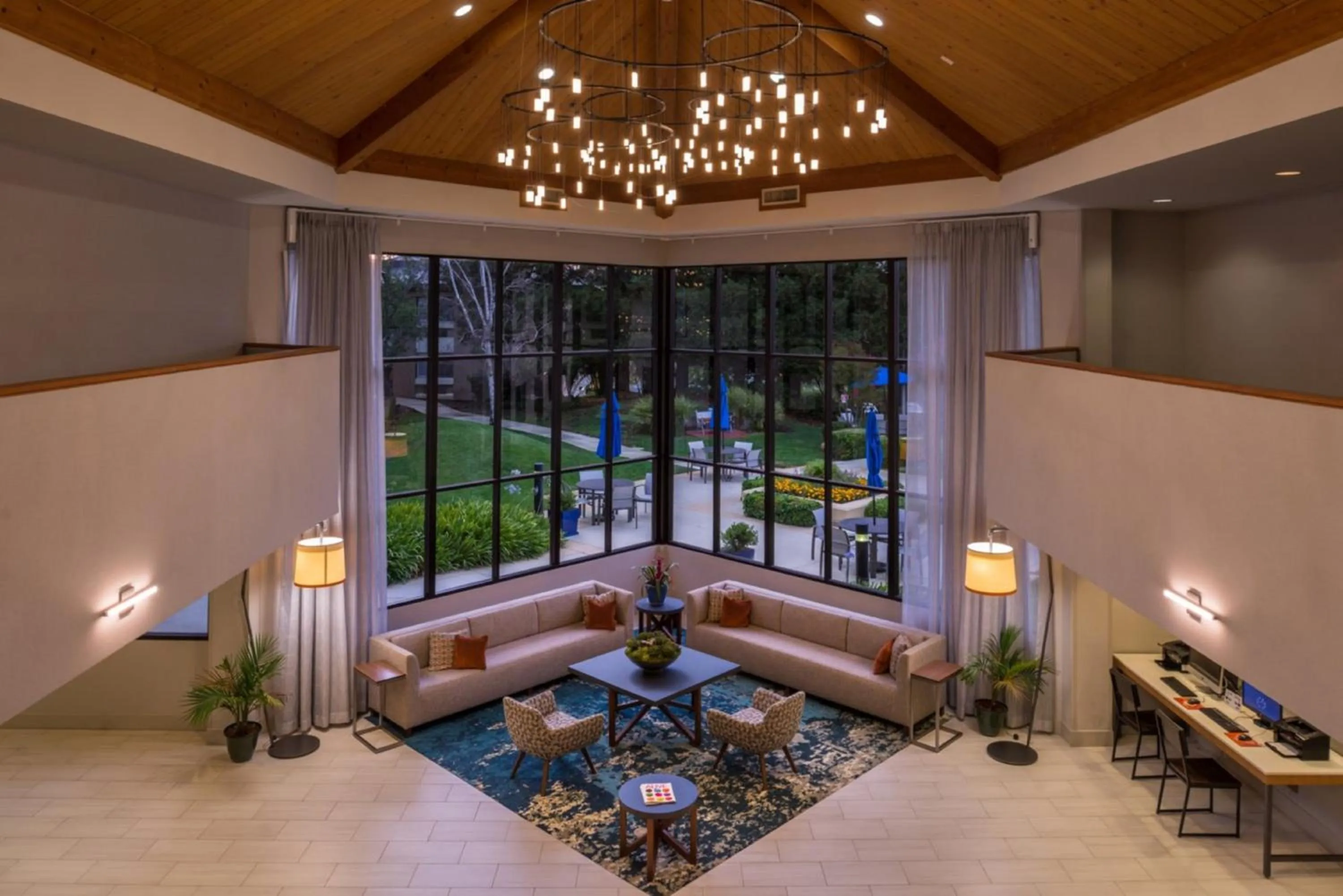 Lobby or reception in Holiday Inn Express Walnut Creek by IHG