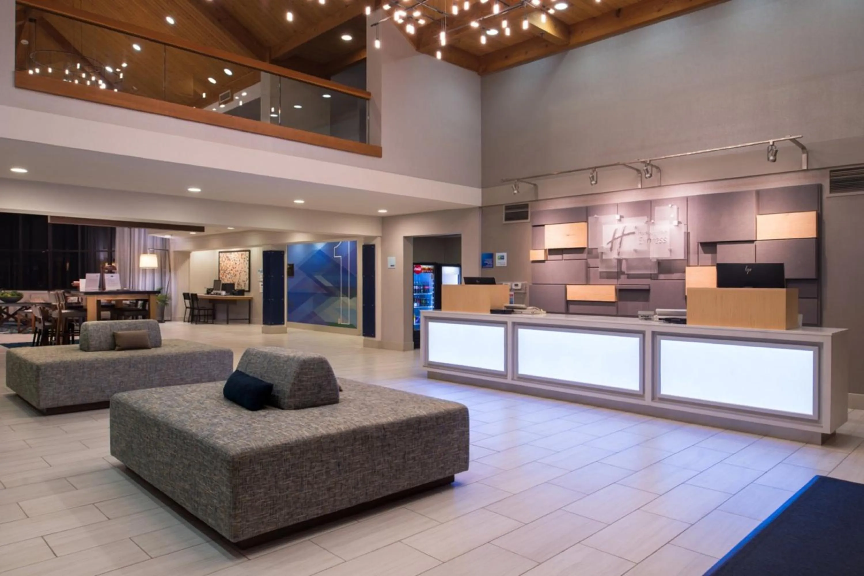 Lobby or reception in Holiday Inn Express Walnut Creek by IHG