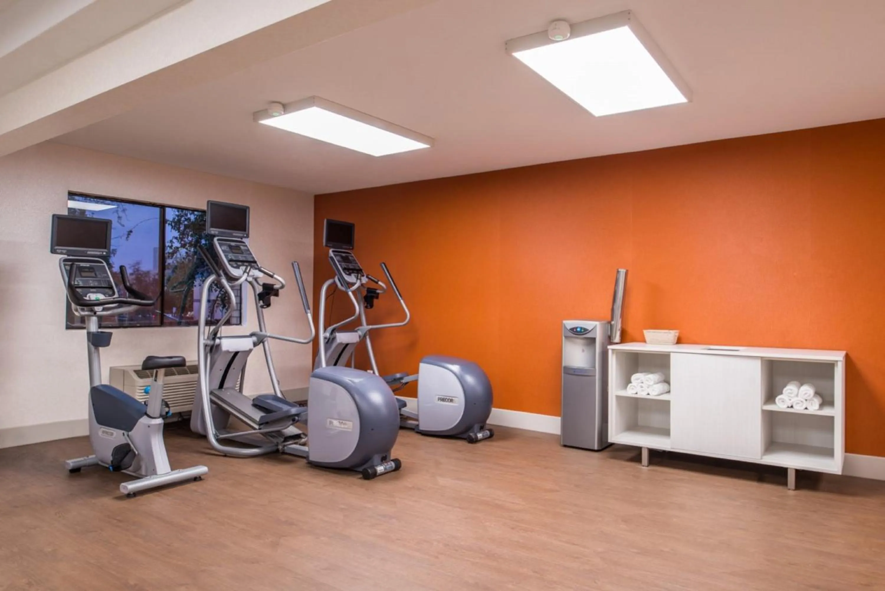 Spa and wellness centre/facilities in Holiday Inn Express Walnut Creek by IHG