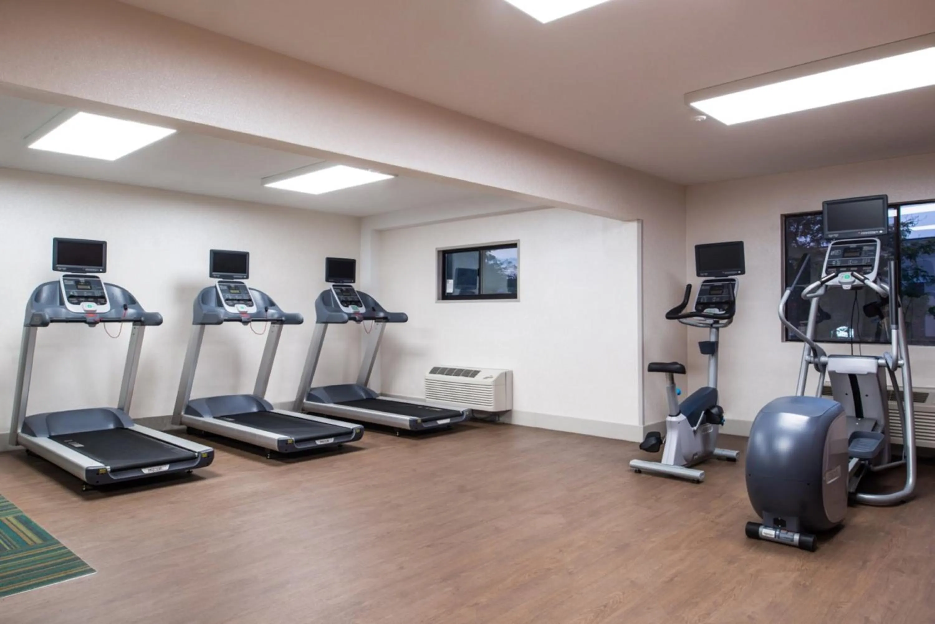 Spa and wellness centre/facilities in Holiday Inn Express Walnut Creek by IHG