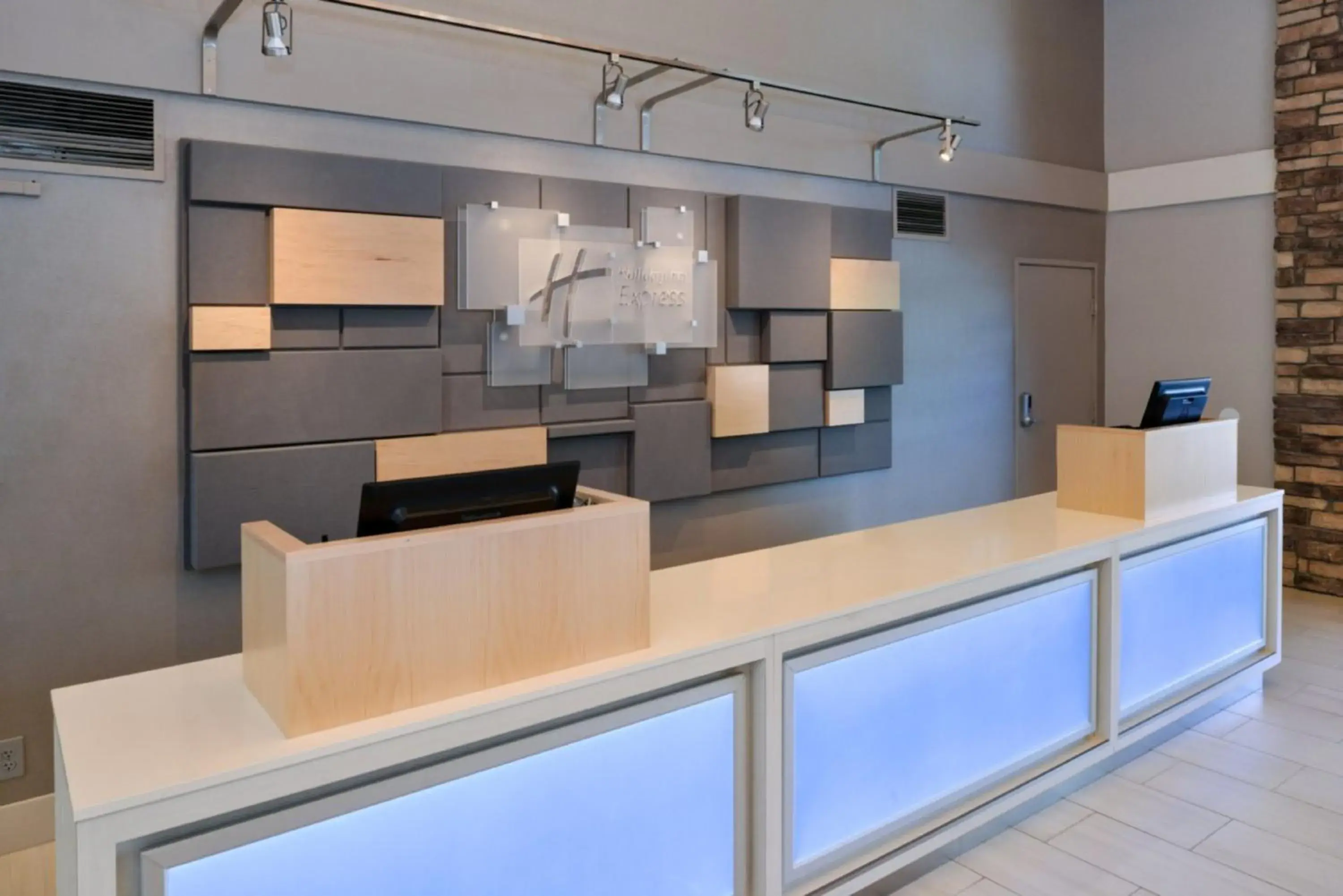 Lobby or reception in Holiday Inn Express Walnut Creek by IHG Lobby or reception in Holiday Inn Express Walnut Creek by IHG
