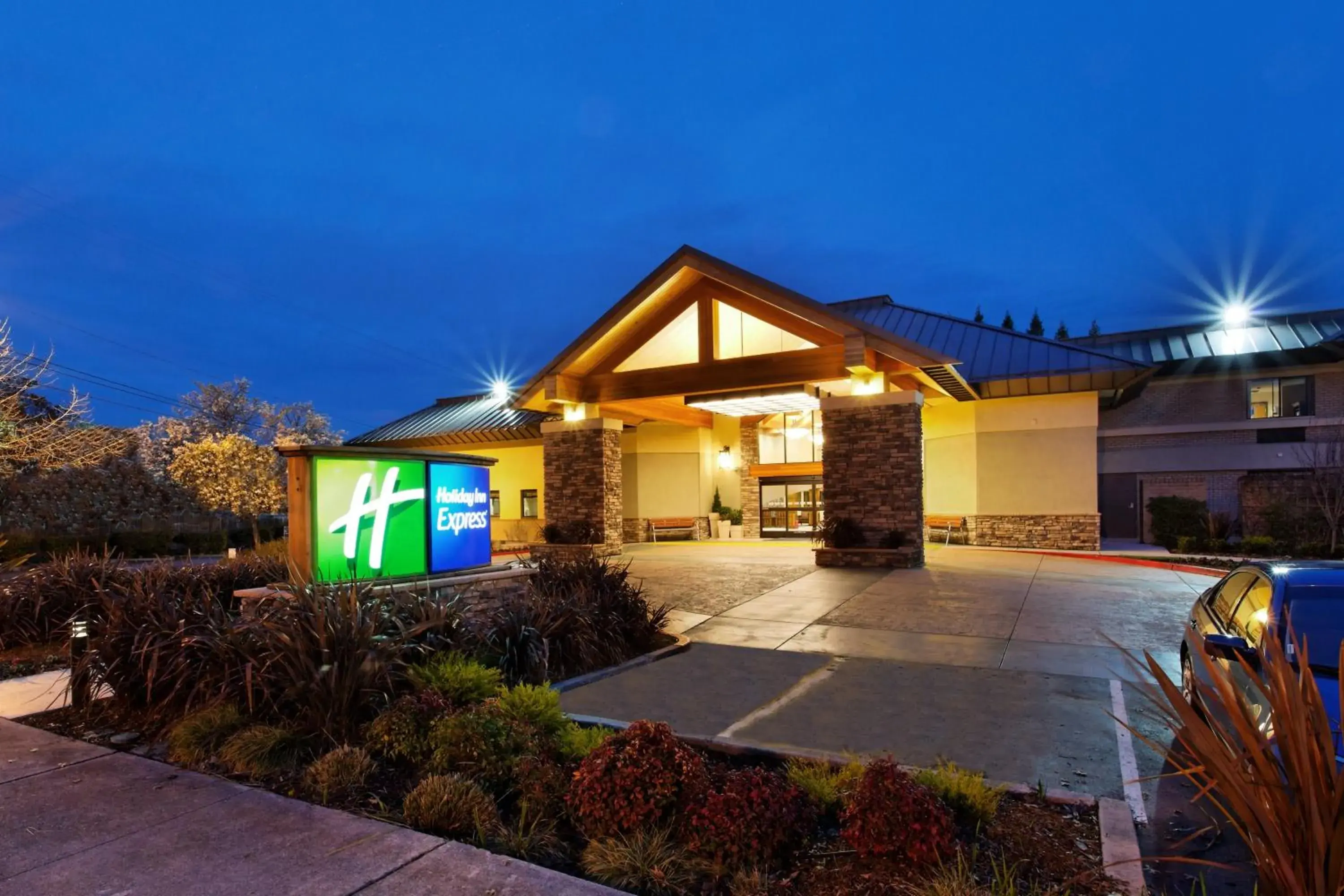 Property building in Holiday Inn Express Walnut Creek by IHG Property building in Holiday Inn Express Walnut Creek by IHG