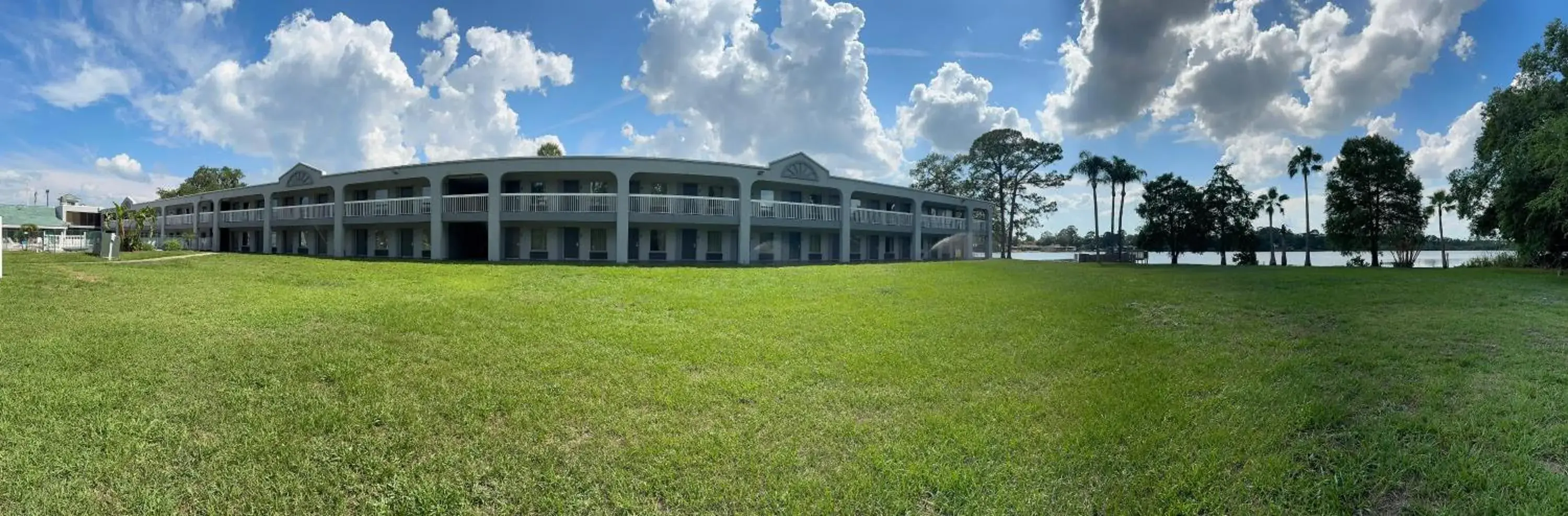 Garden view in Budget Inn Sanford International Airport Garden view in Budget Inn Sanford International Airport