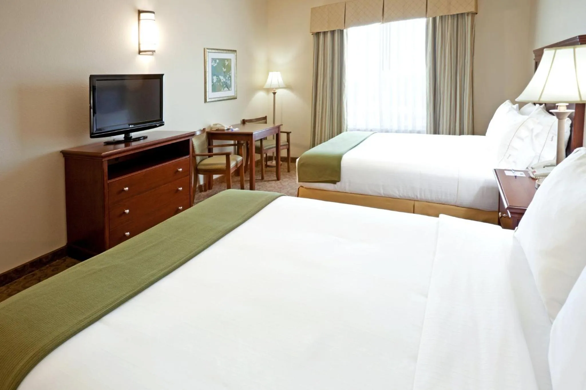 Photo of the whole room, Bed in Holiday Inn Express Hotel & Suites Cedar Hill by IHG
