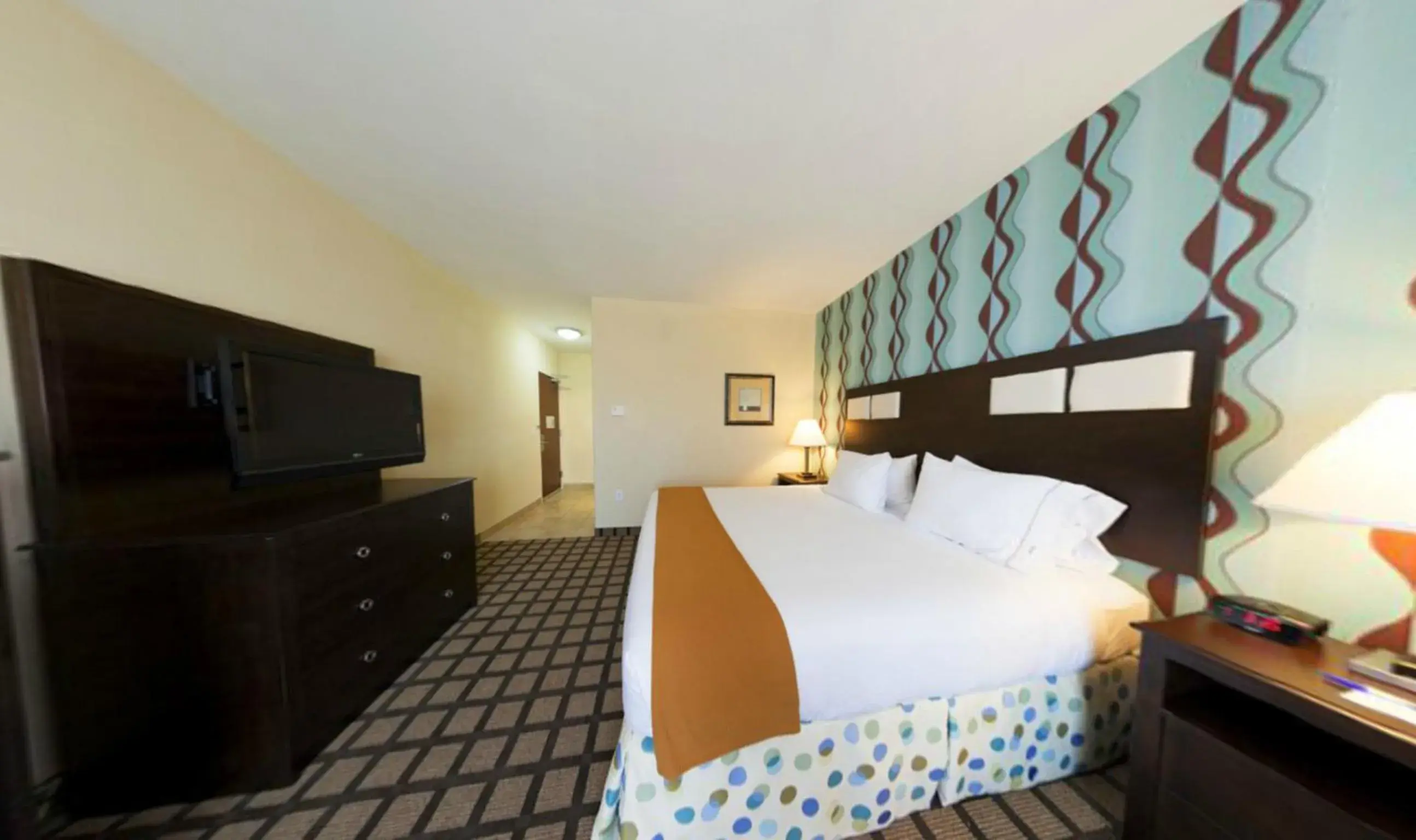 Bed in Holiday Inn Express & Suites Atlanta Southwest-Fairburn Bed in Holiday Inn Express & Suites Atlanta Southwest-Fairburn