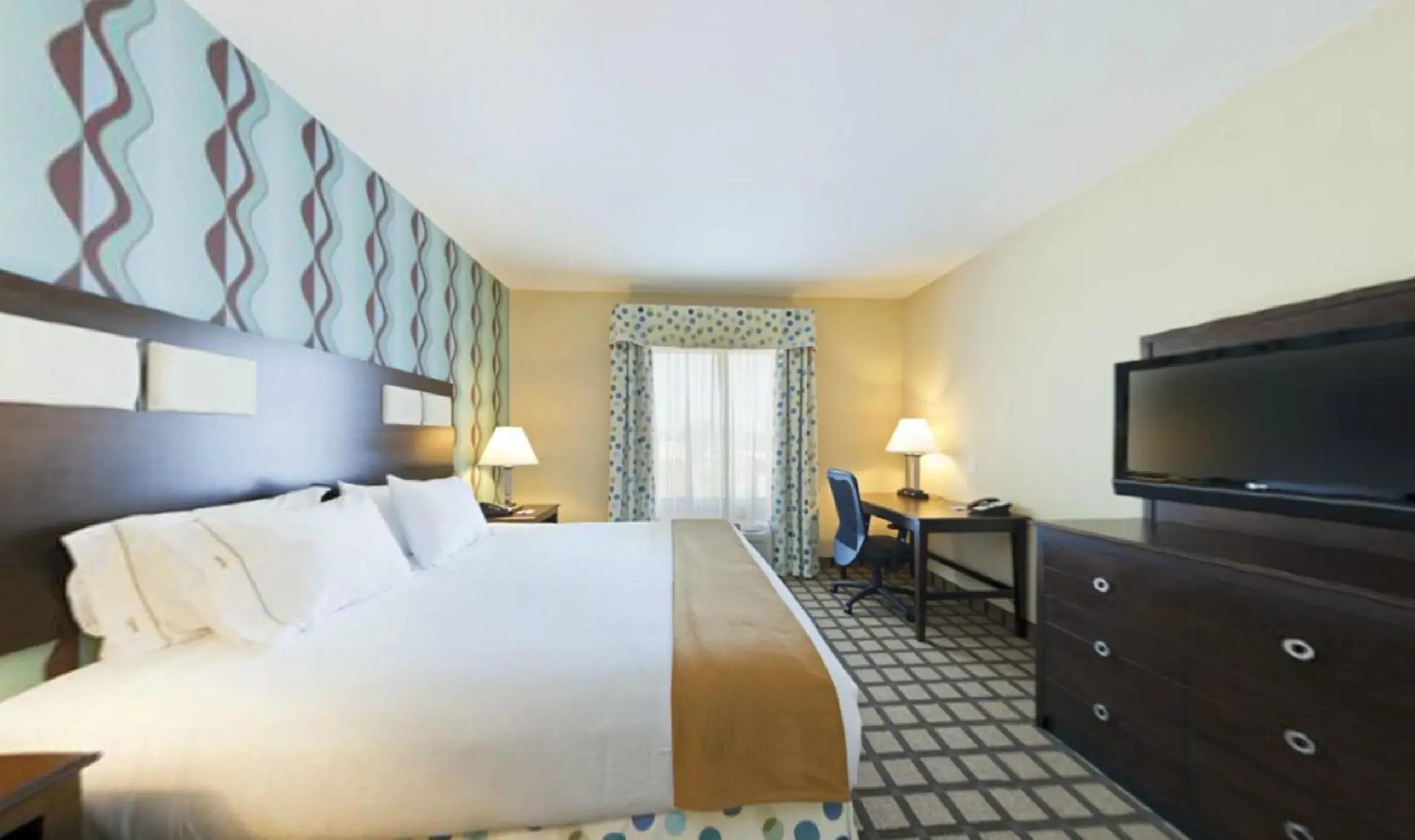 TV and multimedia, Bed in Holiday Inn Express & Suites Atlanta Southwest-Fairburn TV and multimedia, Bed in Holiday Inn Express & Suites Atlanta Southwest-Fairburn