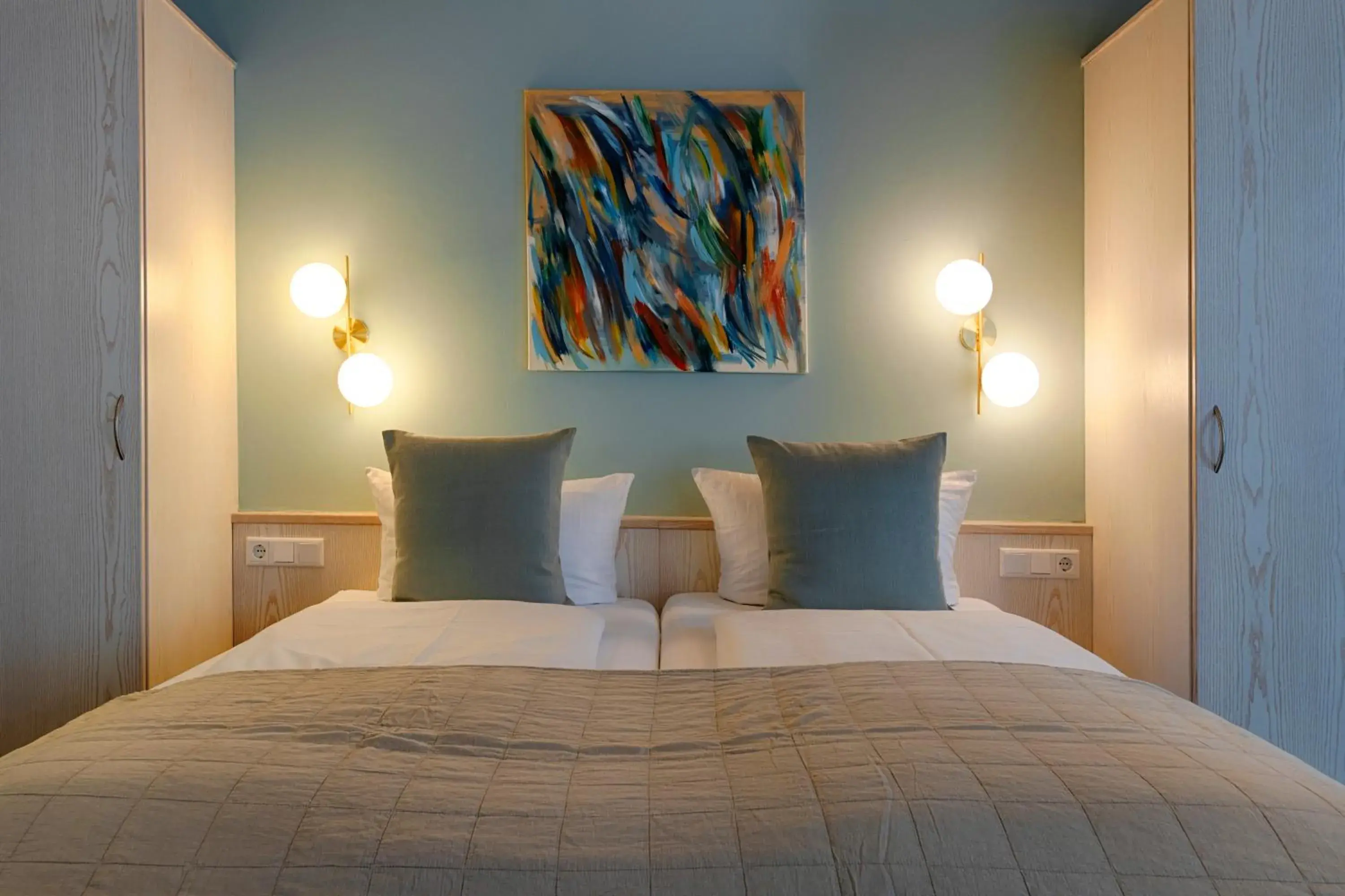 Junior Suite with Balcony in Hotel Kunterbunt - by homekeepers Junior Suite with Balcony in Hotel Kunterbunt - by homekeepers