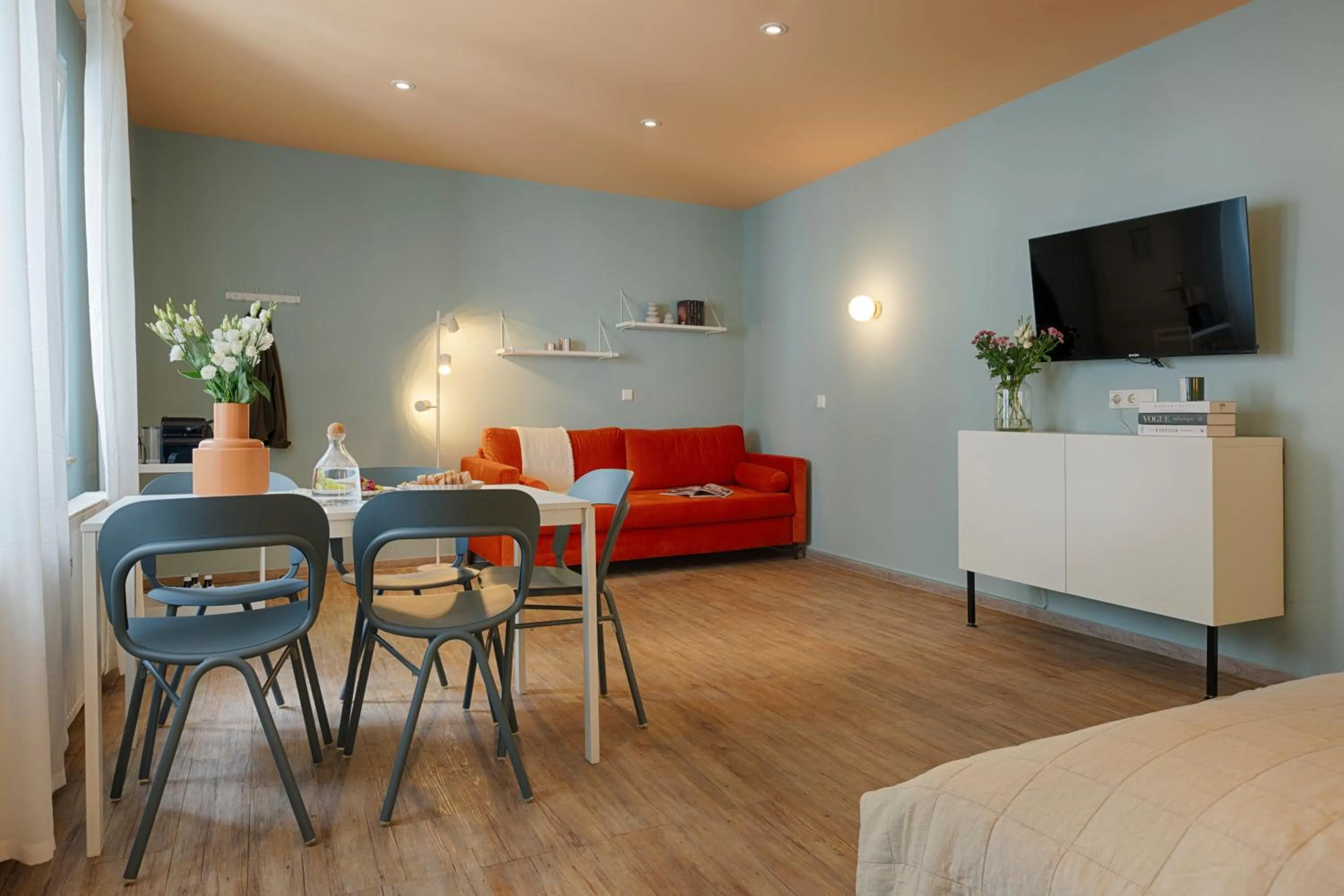 Bed in Hotel Kunterbunt - by homekeepers