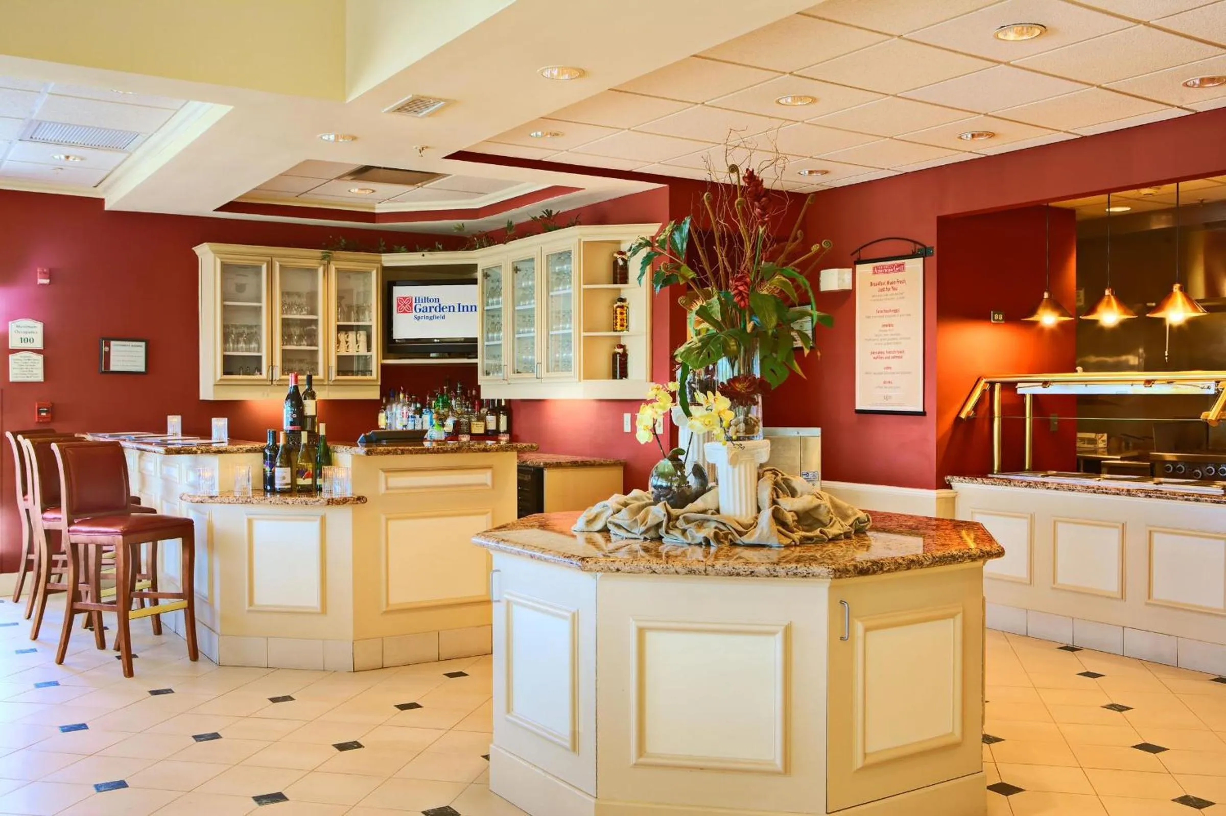 Lounge or bar in Hilton Garden Inn Springfield, IL