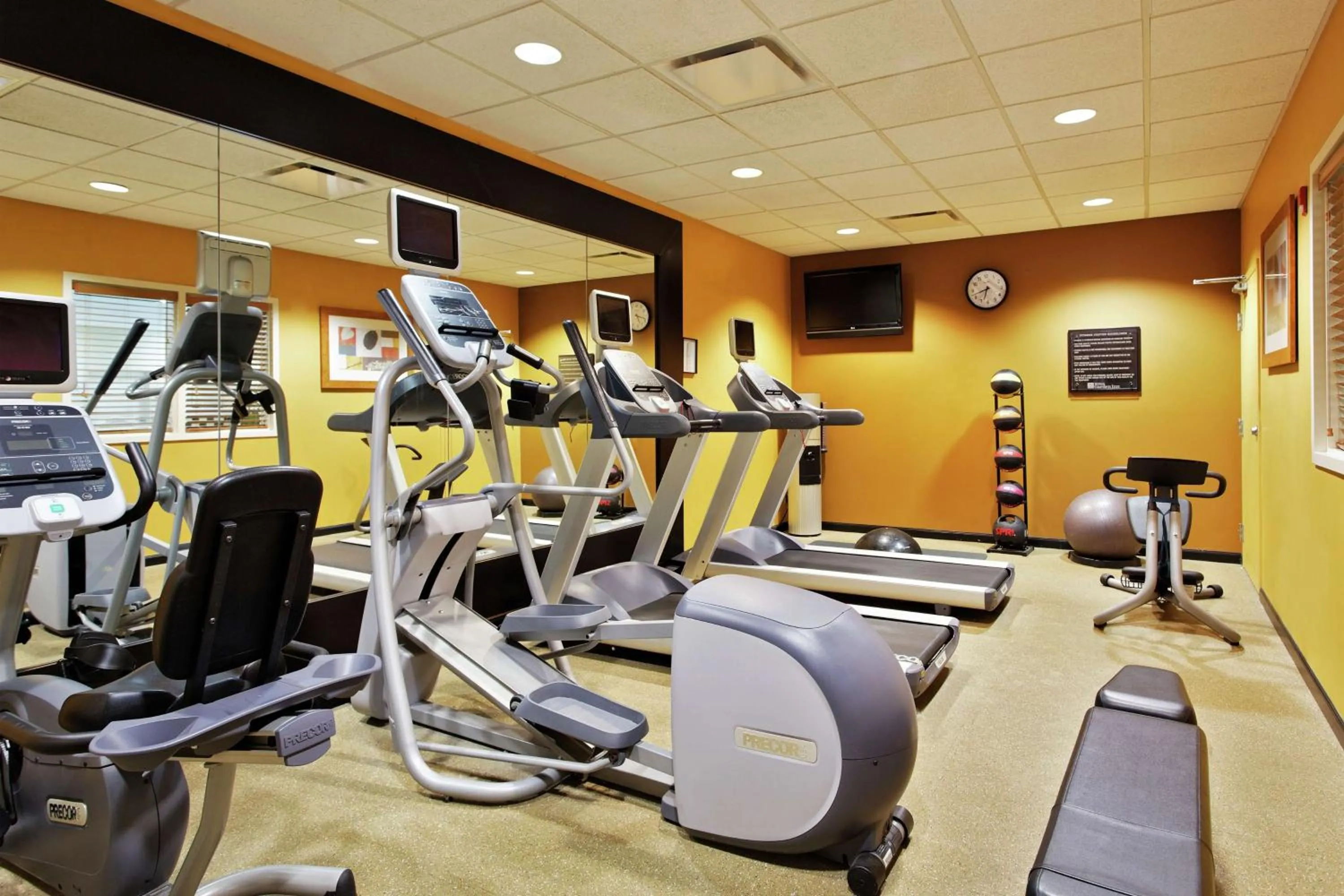 Fitness centre/facilities in Hilton Garden Inn Springfield, IL