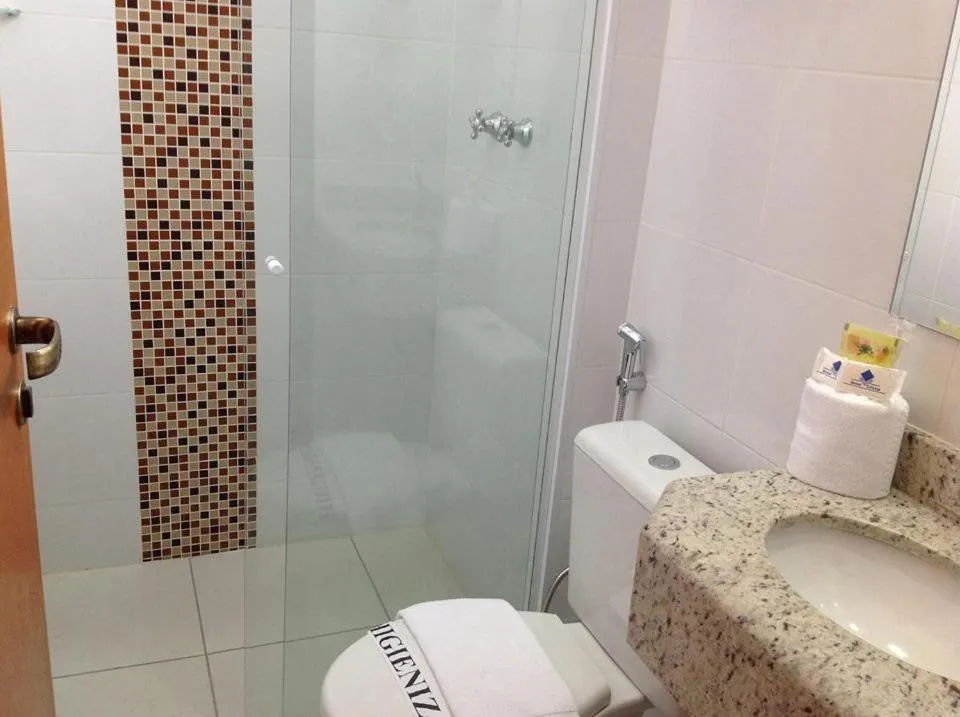Shower in Hotel Cristal Rio Claro