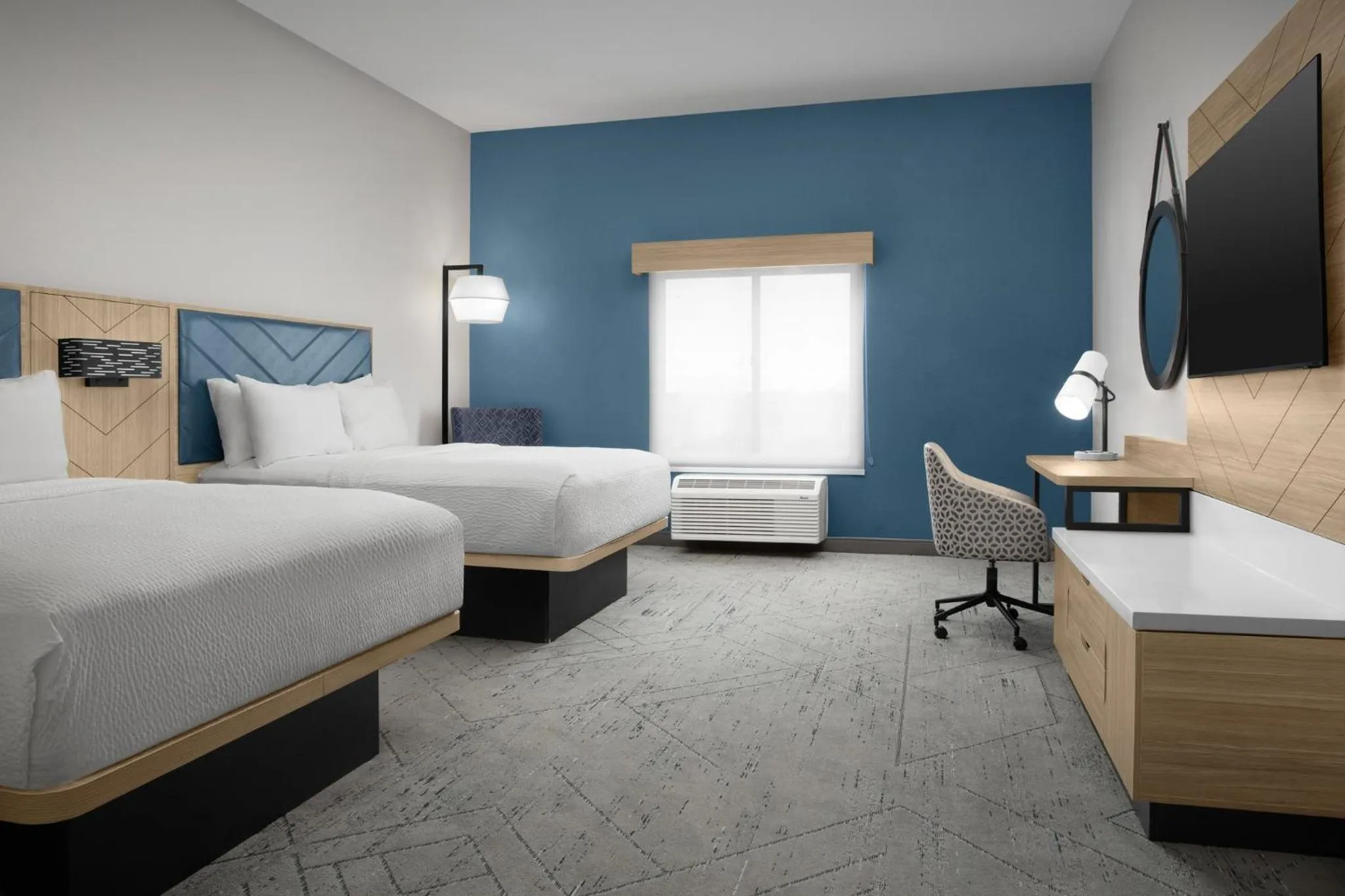 Photo of the whole room, Bed in Holiday Inn Express Hotel & Suites DFW West - Hurst by IHG