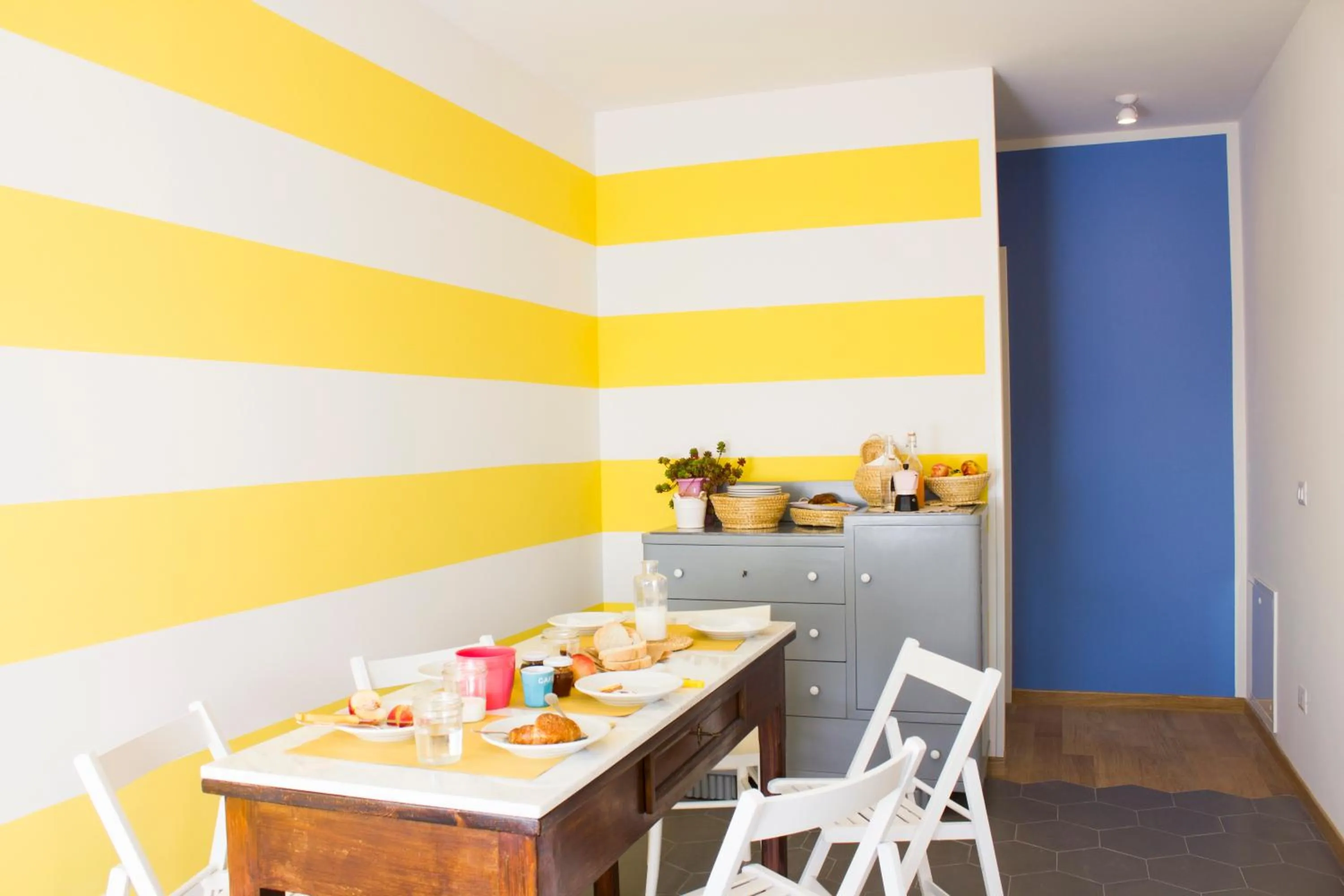 Communal lounge/ TV room in Arcobaleno B&B