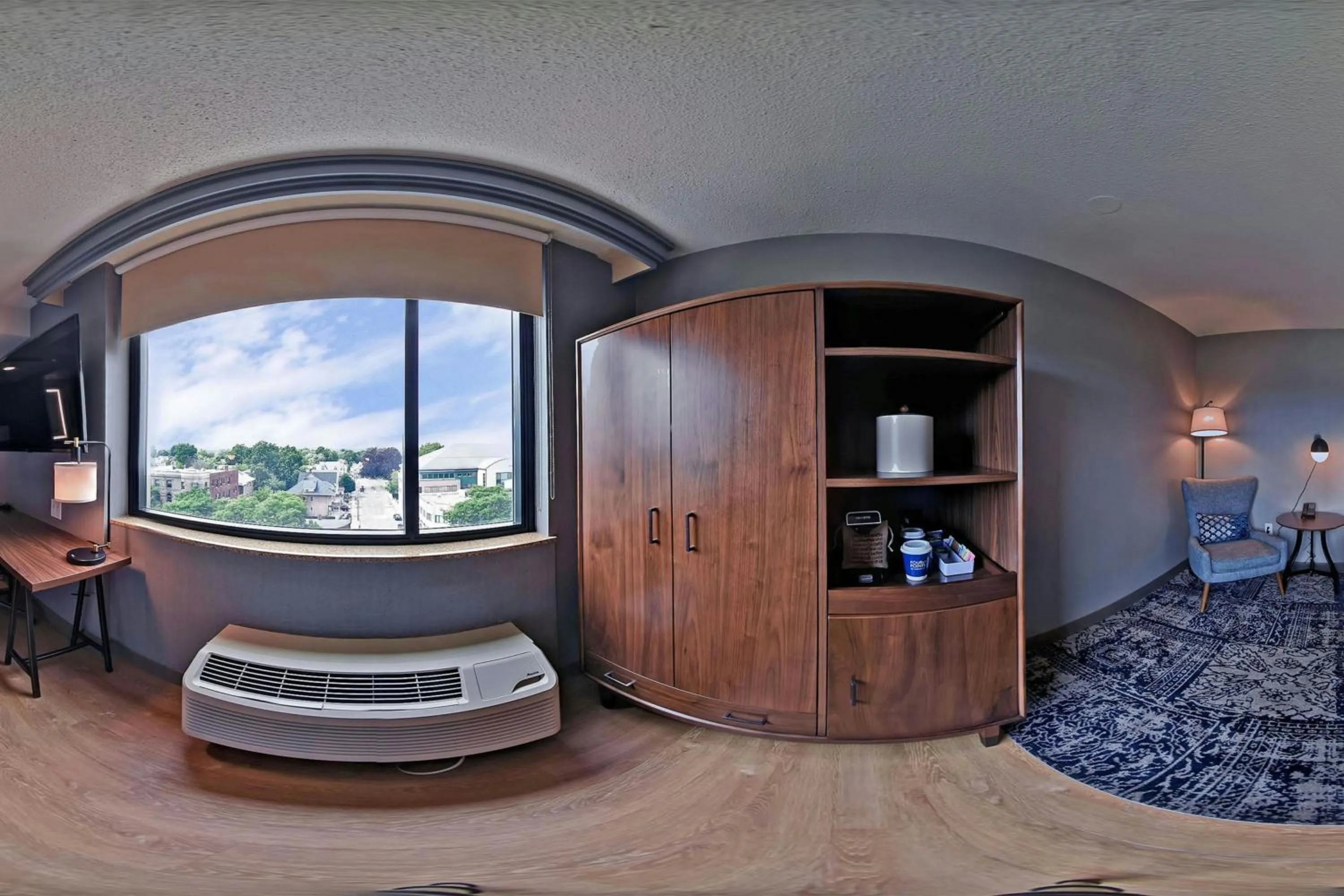 Photo of the whole room in Four Points by Sheraton Boston Newton