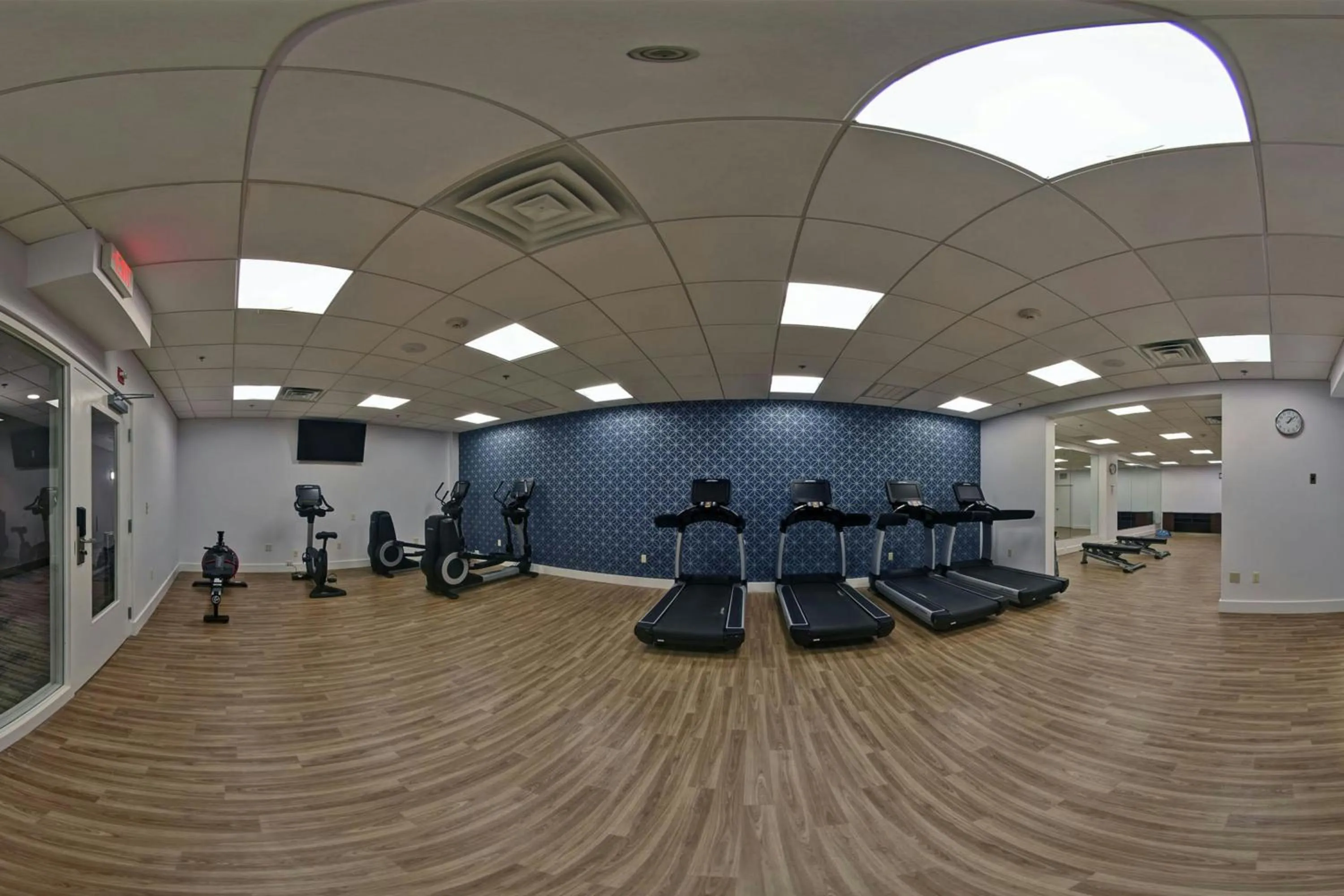 Fitness centre/facilities in Four Points by Sheraton Boston Newton