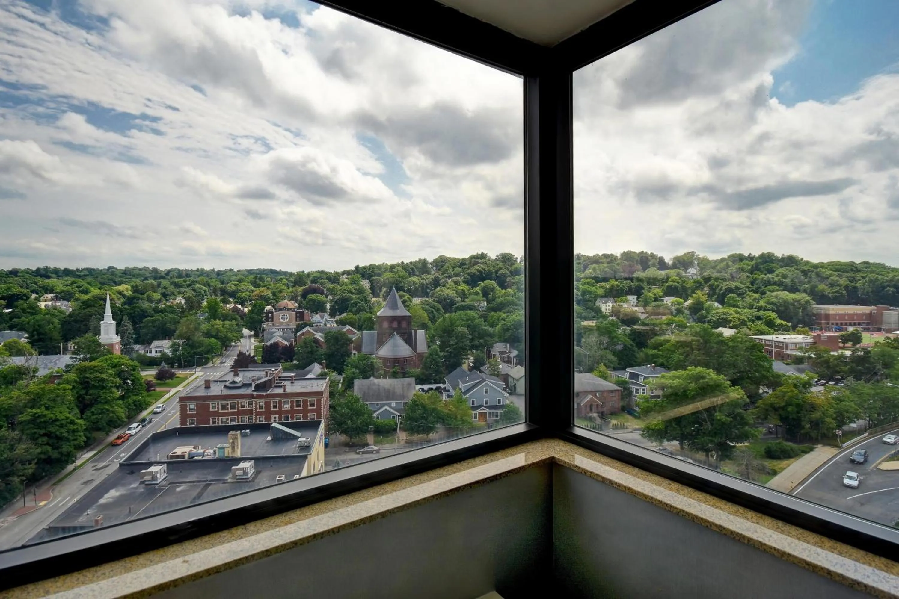 Photo of the whole room in Four Points by Sheraton Boston Newton