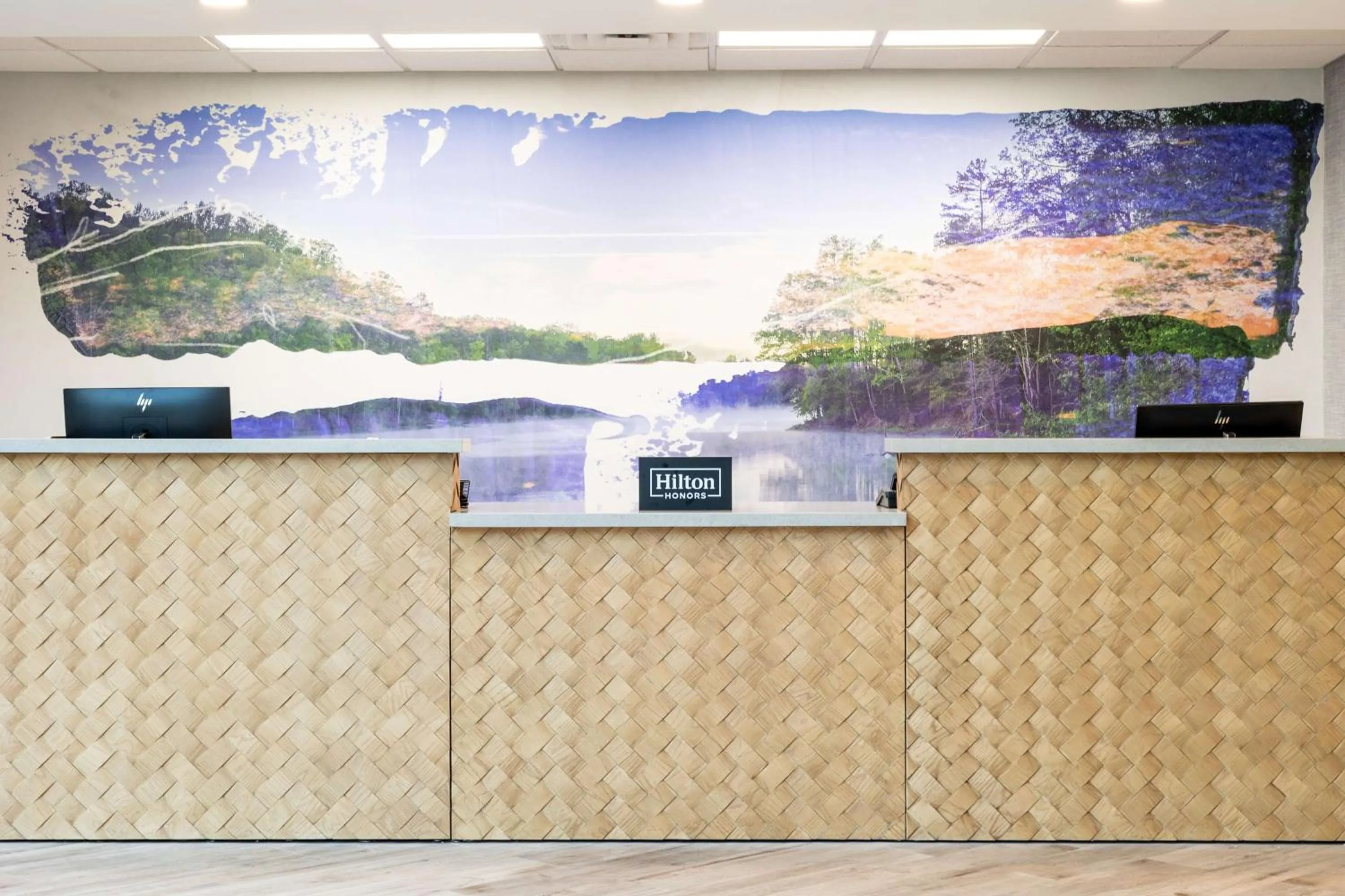 Lobby or reception in DoubleTree by Hilton Austin, MN