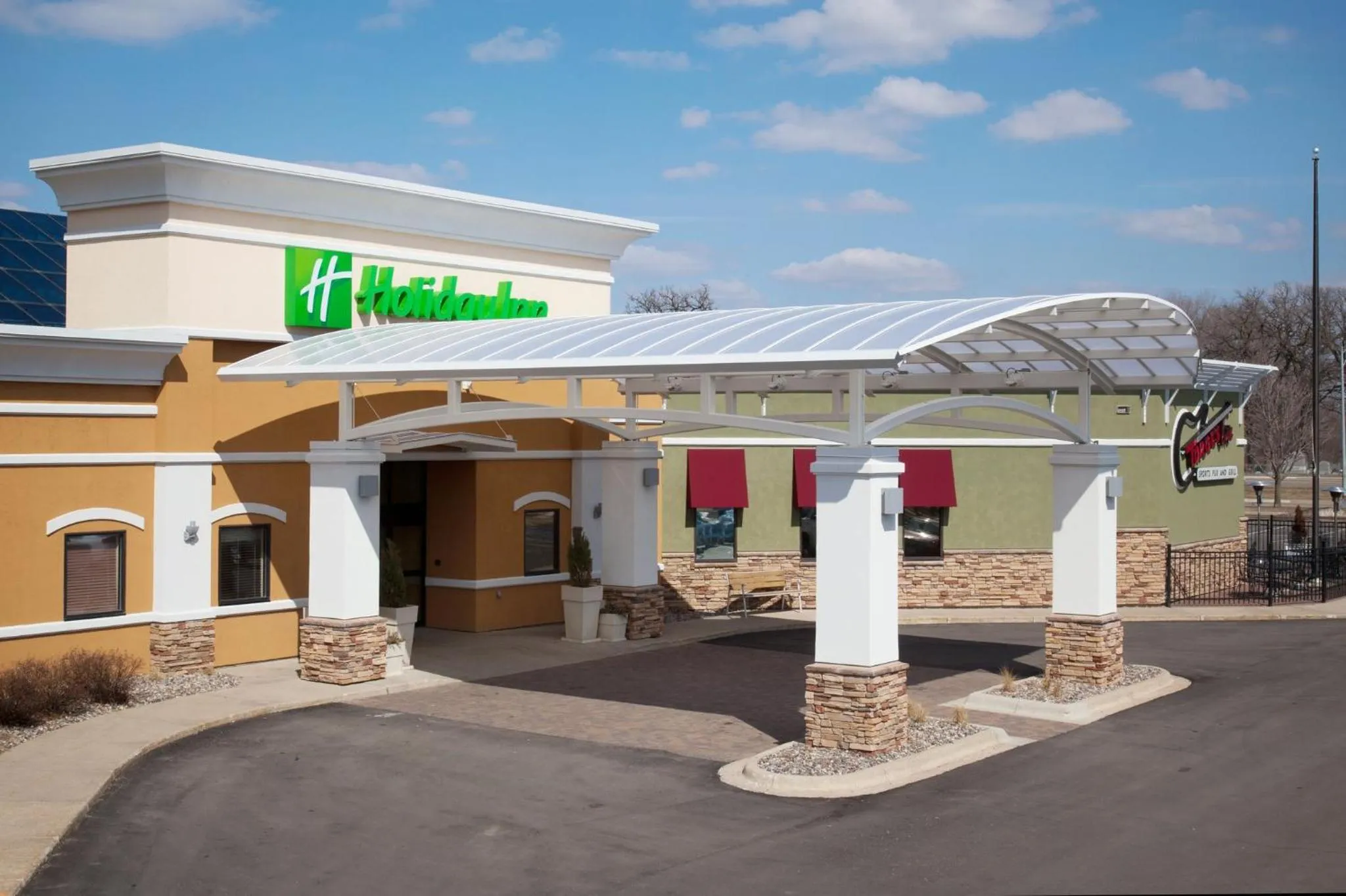 Property building in DoubleTree by Hilton Austin, MN