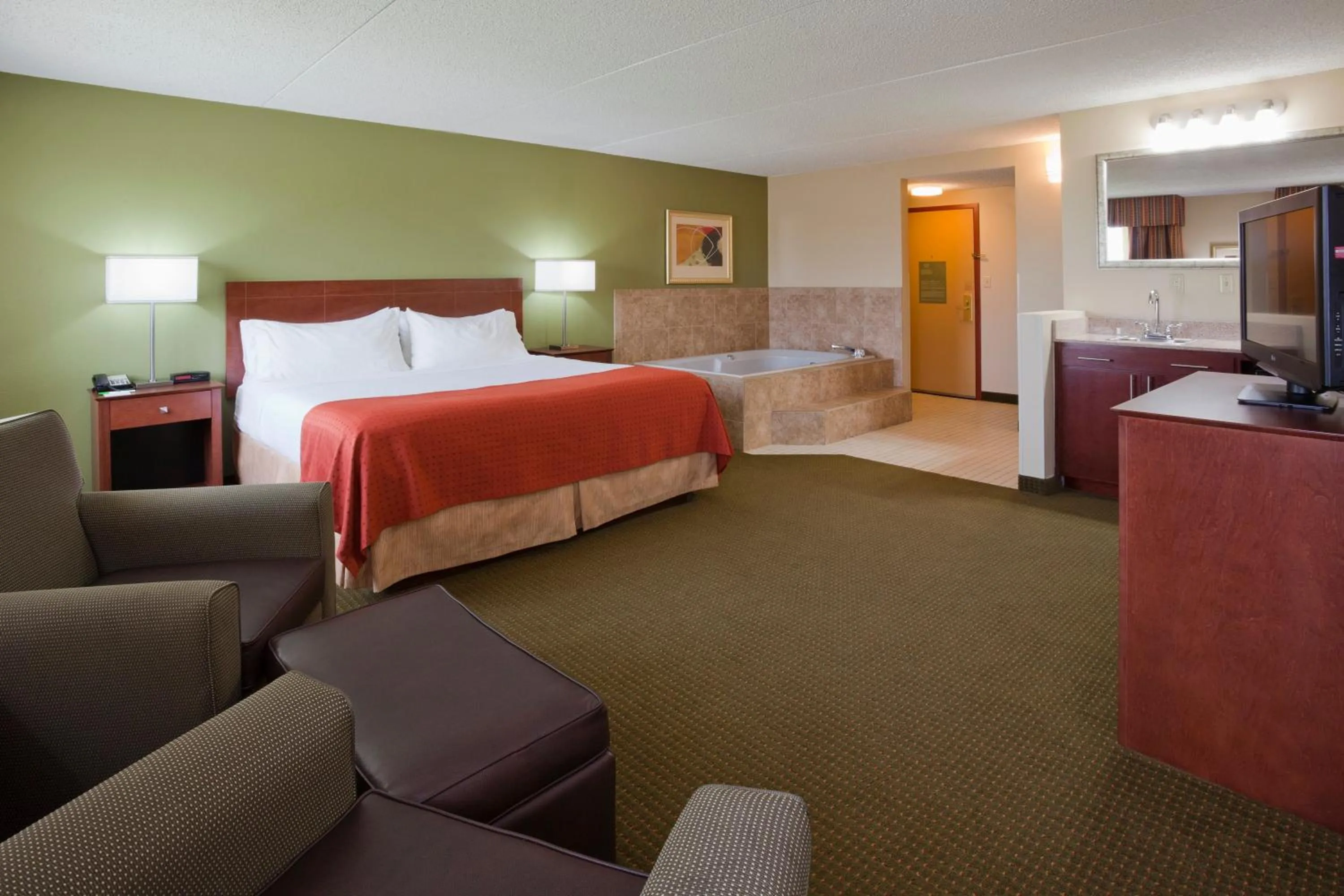 Photo of the whole room, Bed in DoubleTree by Hilton Austin, MN