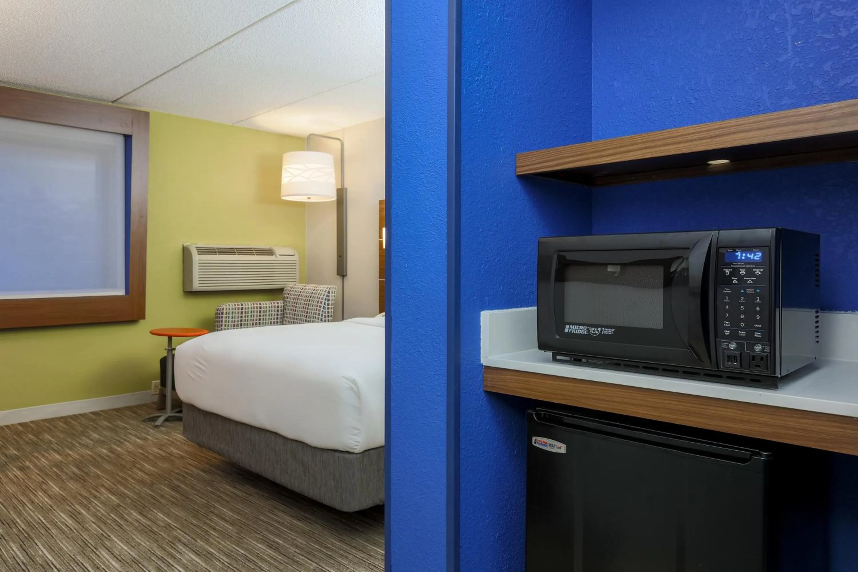 Photo of the whole room, Bed in Holiday Inn Express Milwaukee - West Medical Center by IHG