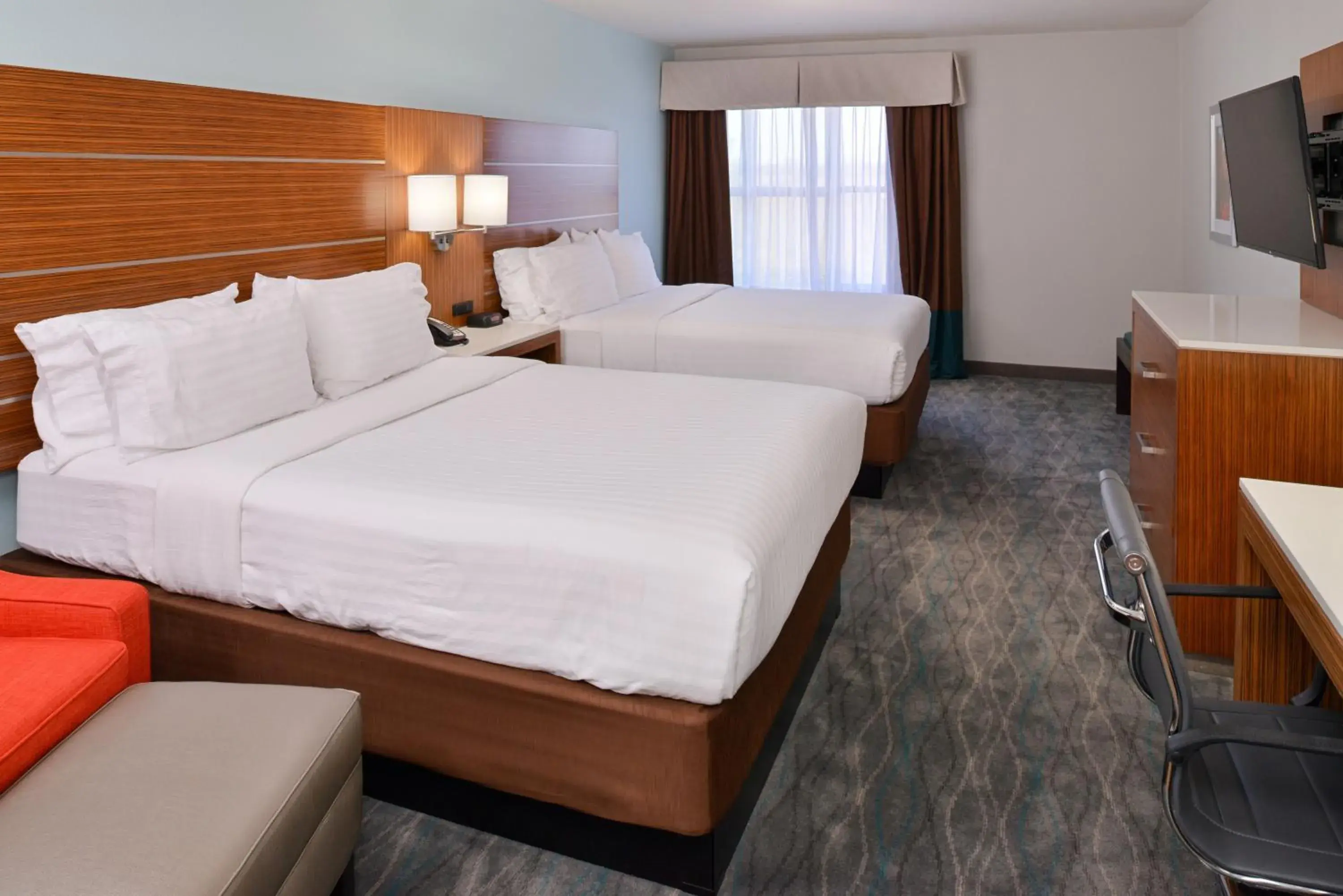 Double Room with Two Double Beds and Accessible Roll In Shower - Non-Smoking in Holiday Inn Express & Suites Austin North Central by IHG Double Room with Two Double Beds and Accessible Roll In Shower - Non-Smoking in Holiday Inn Express & Suites Austin North Central by IHG