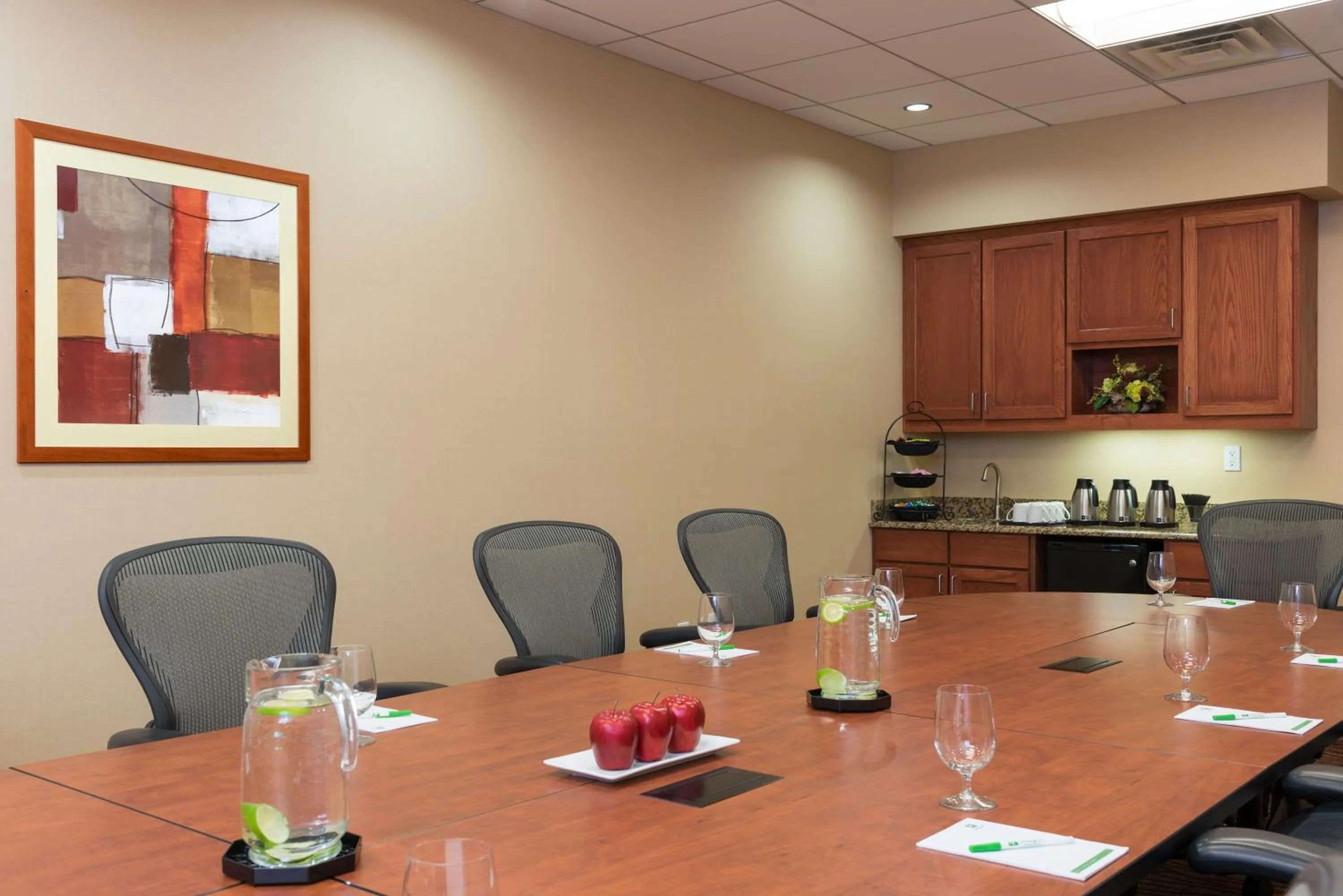 Meeting/conference room in Holiday Inn Midland by IHG