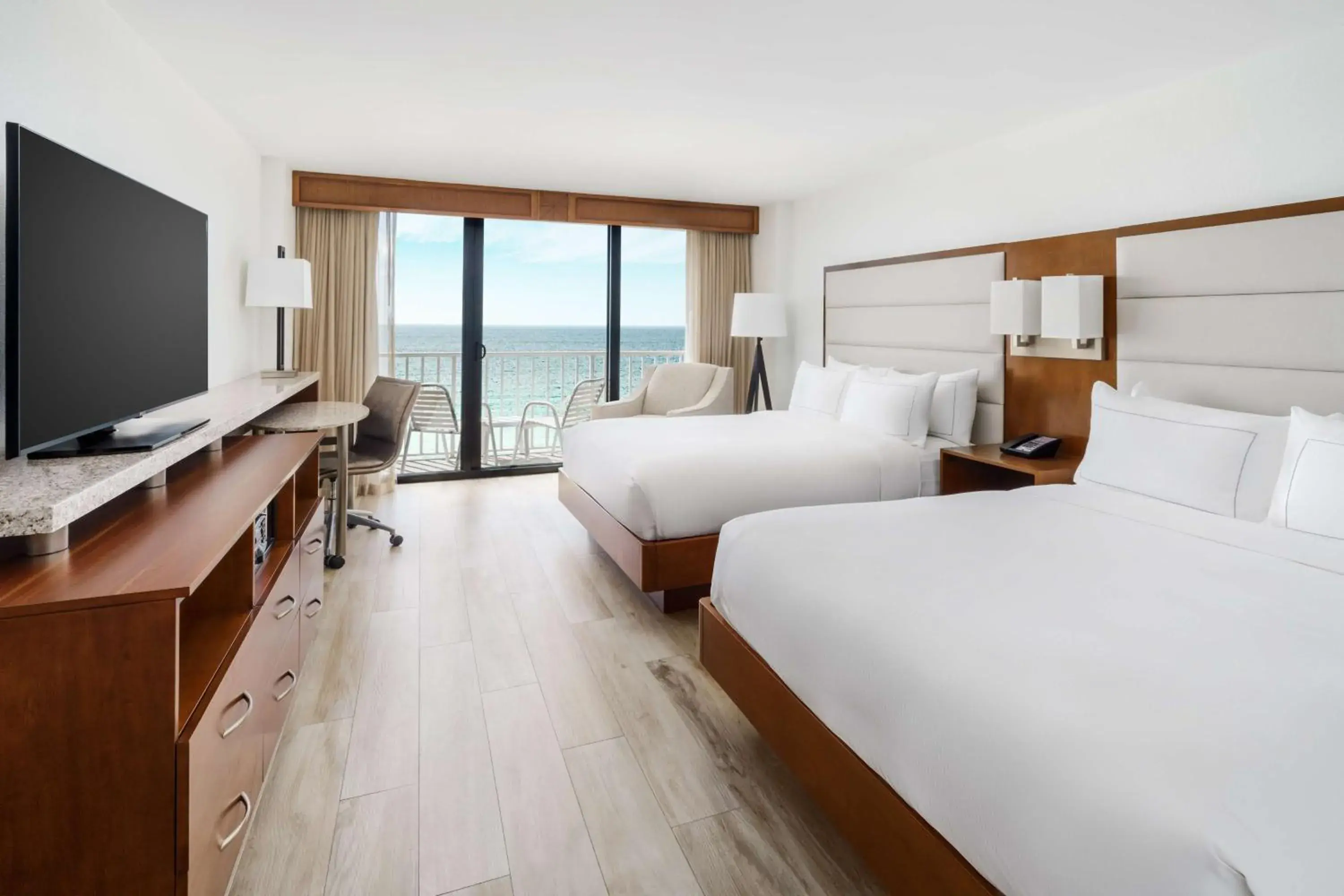 Queen Room with Gulf View - Non-Smoking in DoubleTree Beach Resort by Hilton Tampa Bay – North Redington Beach Queen Room with Gulf View - Non-Smoking in DoubleTree Beach Resort by Hilton Tampa Bay – North Redington Beach