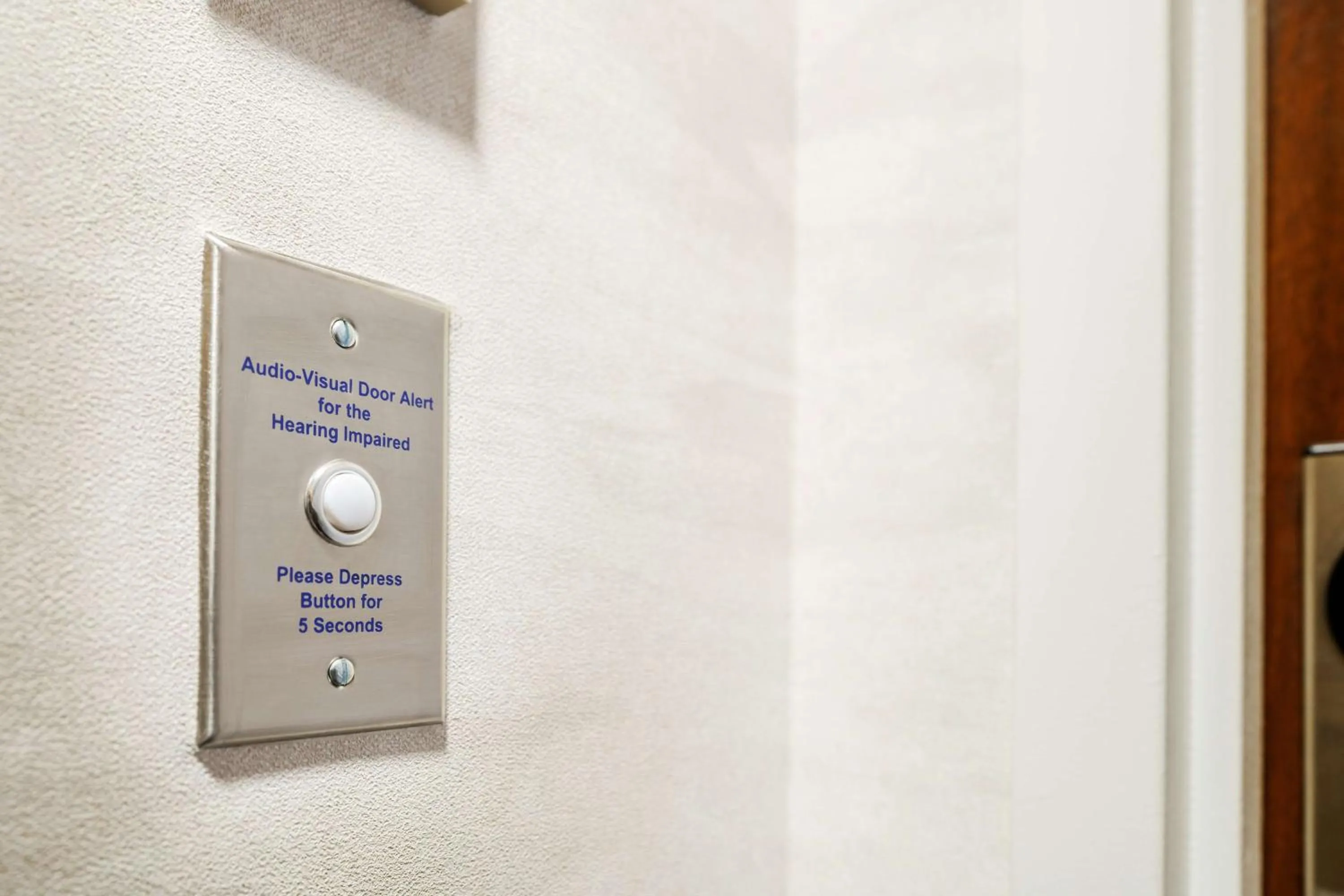 Bedroom in DoubleTree Beach Resort by Hilton Tampa Bay – North Redington Beach