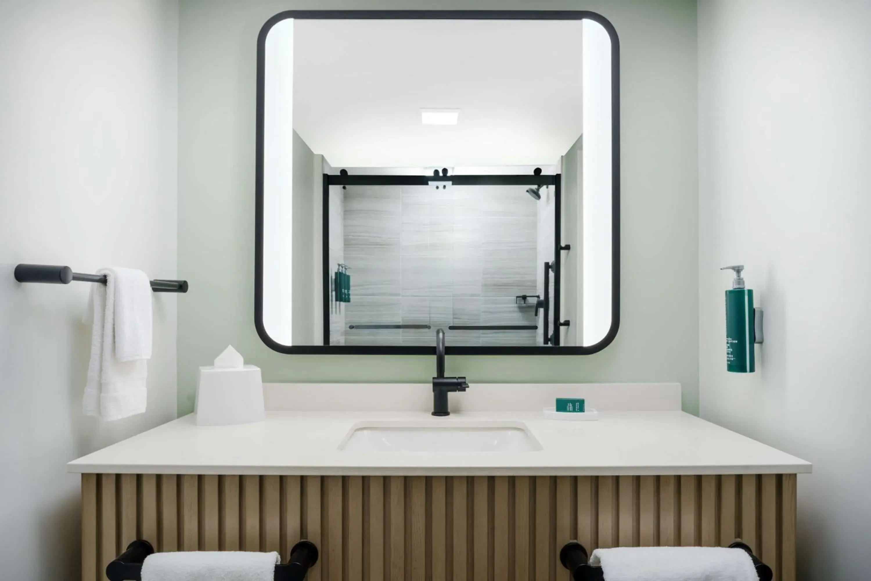 Bathroom in DoubleTree Beach Resort by Hilton Tampa Bay – North Redington Beach Bathroom in DoubleTree Beach Resort by Hilton Tampa Bay – North Redington Beach