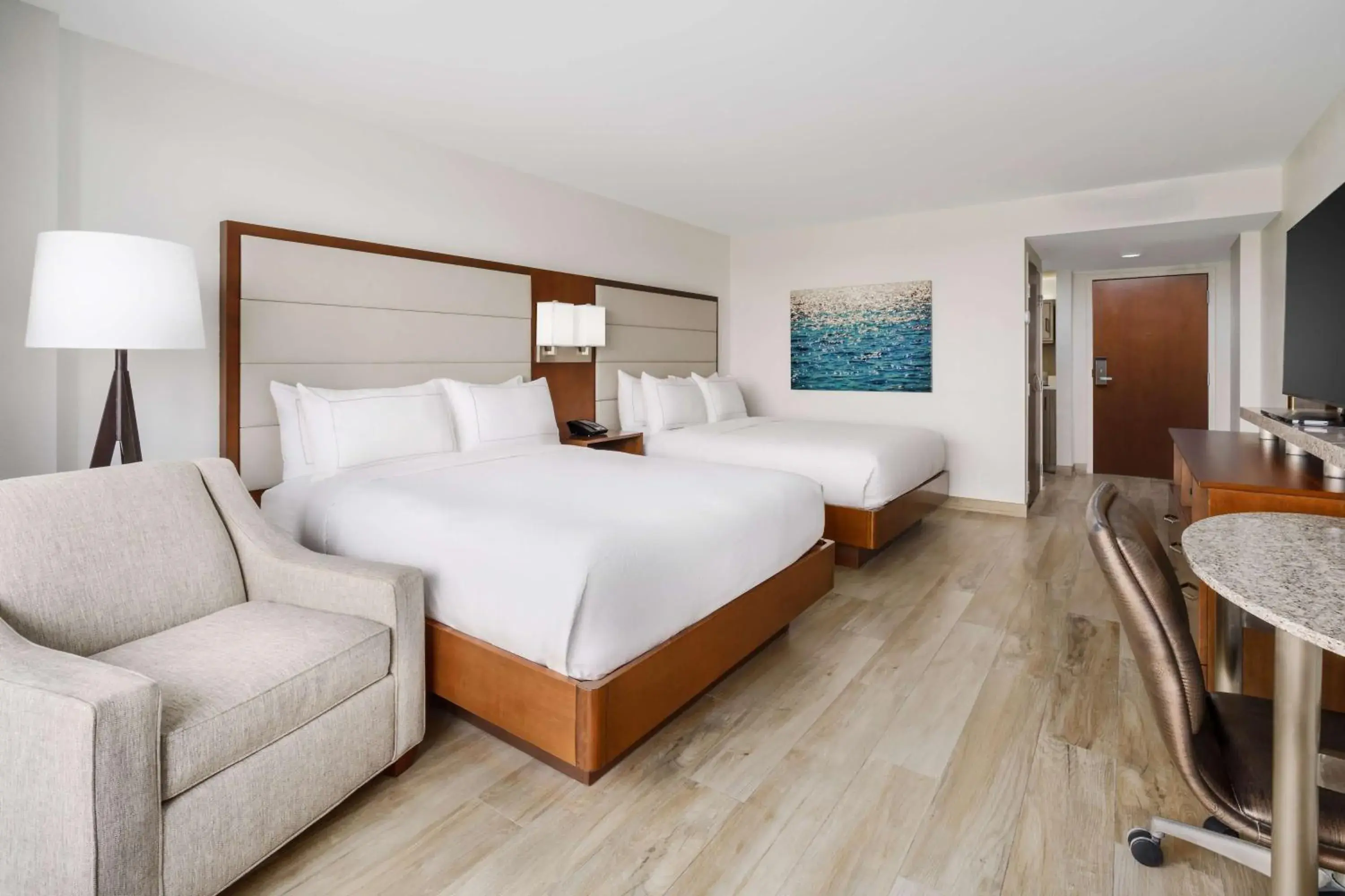 Bed in DoubleTree Beach Resort by Hilton Tampa Bay – North Redington Beach Bed in DoubleTree Beach Resort by Hilton Tampa Bay – North Redington Beach