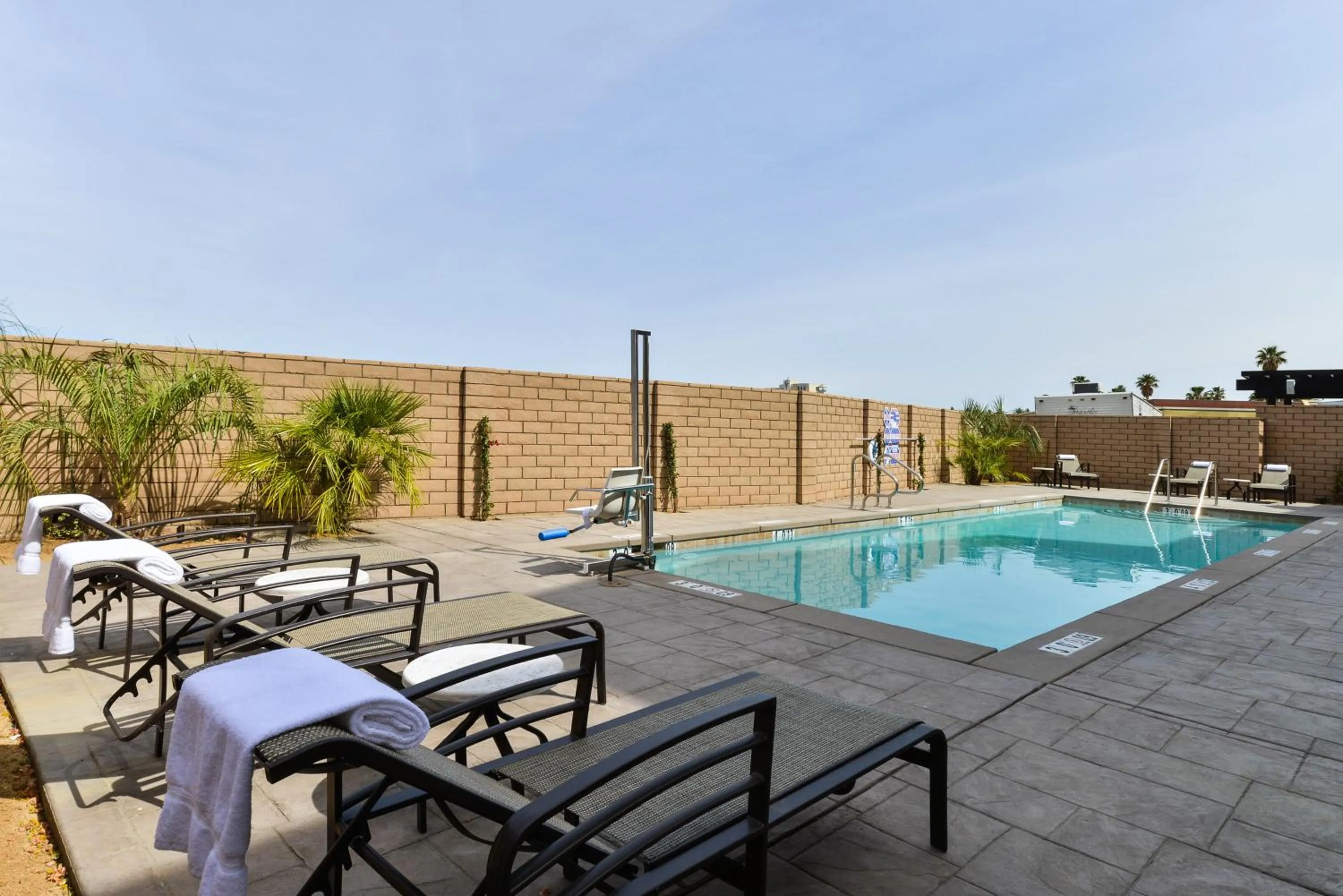 Swimming pool in Holiday Inn Express & Suites Indio - Coachella Valley by IHG