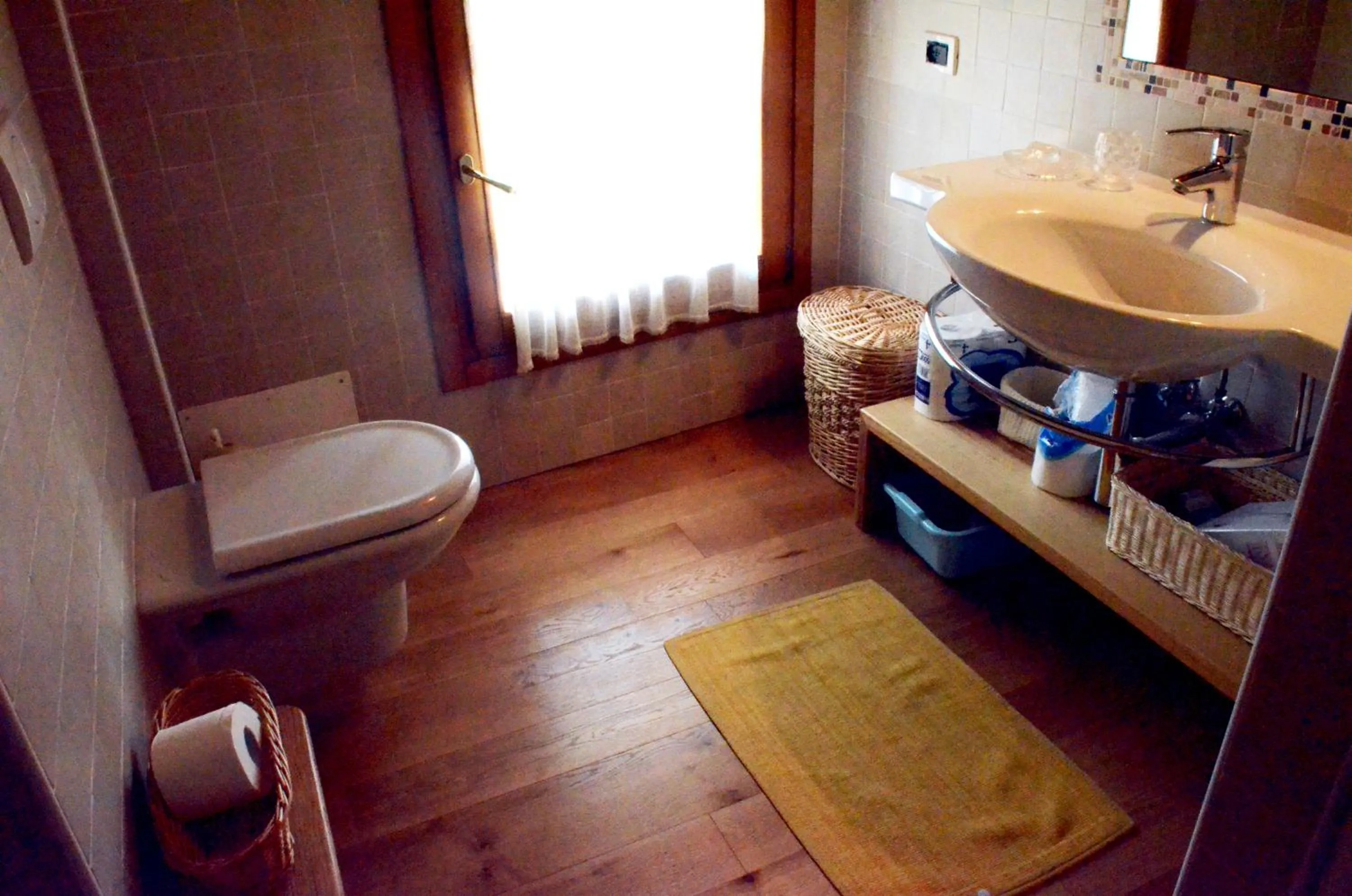 Bathroom in agriturismo Cà Roer